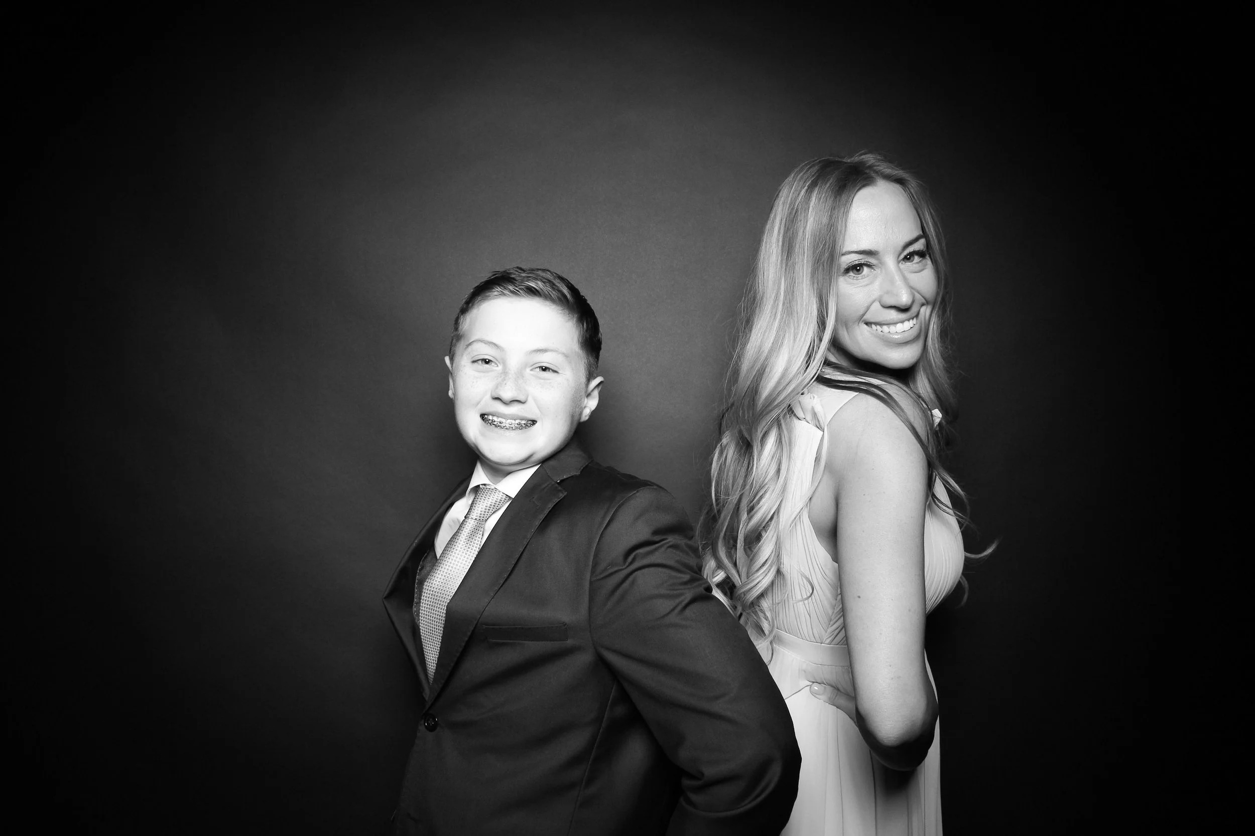 Chicago_Winery_Wedding_Reception_Review_Glam_Booth_016.jpg