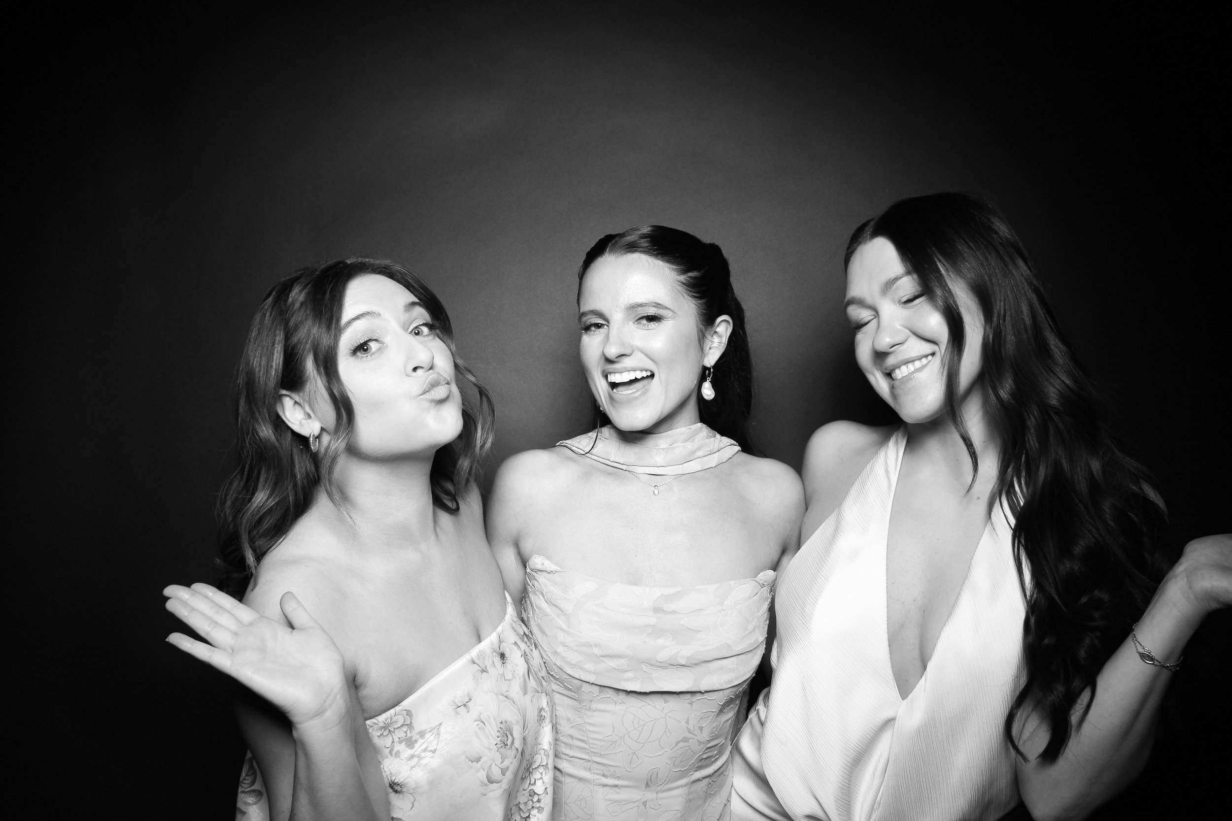 Chicago_Winery_Wedding_Reception_Review_Glam_Booth_017.jpg