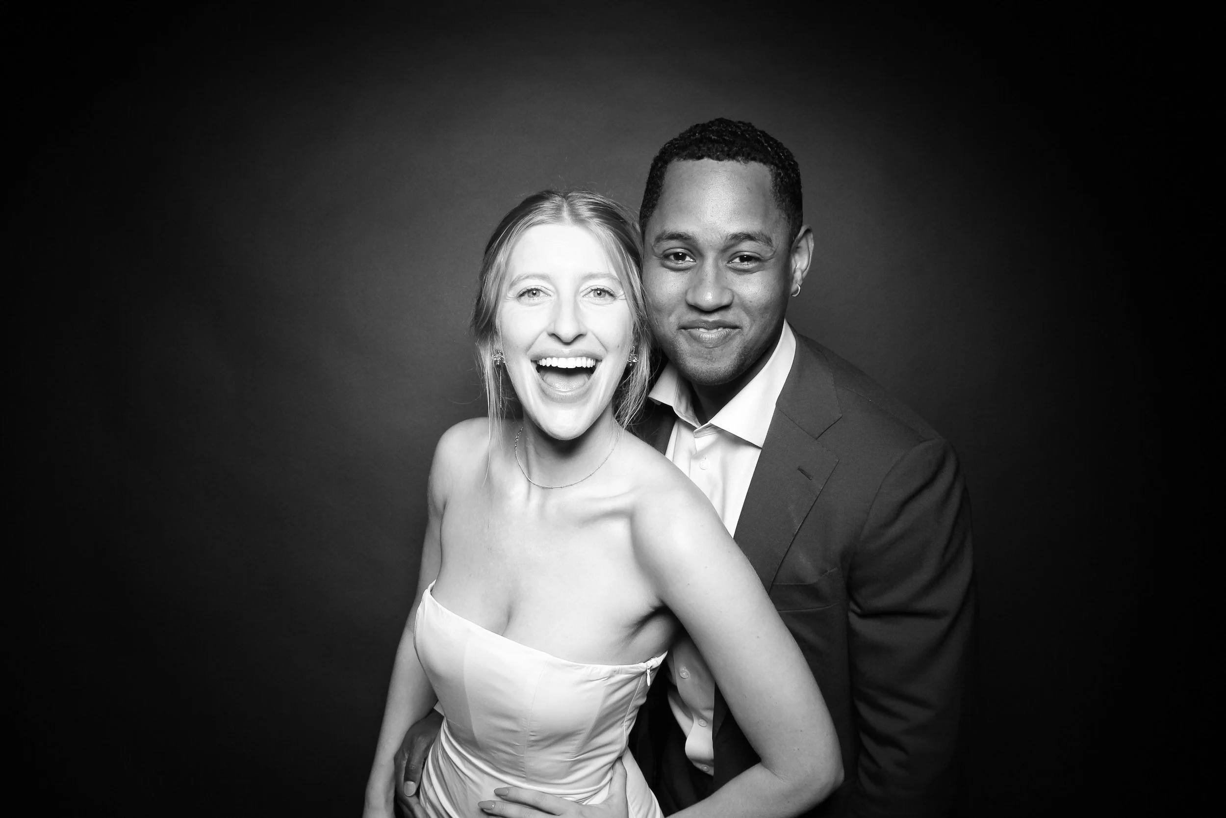 Chicago_Winery_Wedding_Reception_Review_Glam_Booth_018.jpg