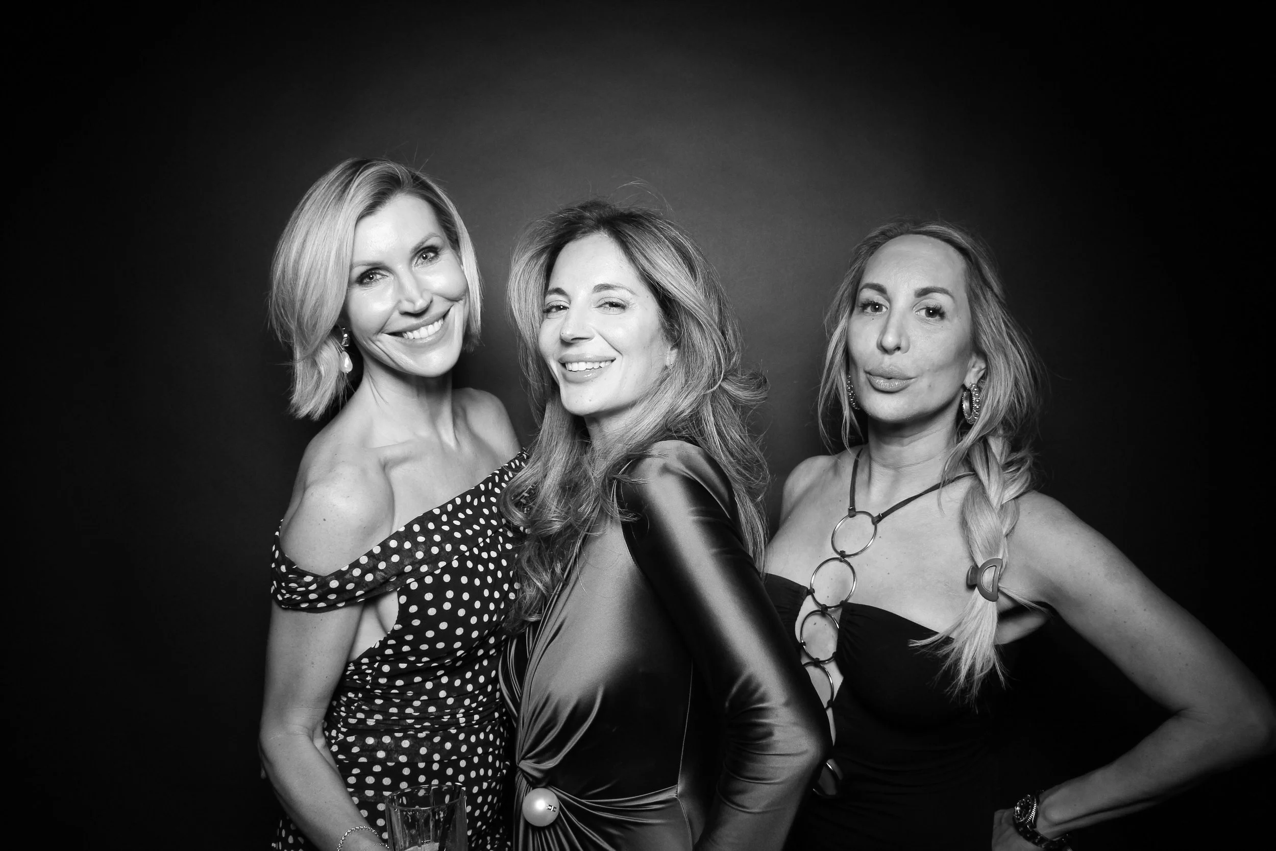 Chicago_Winery_Wedding_Reception_Review_Glam_Booth_019.jpg