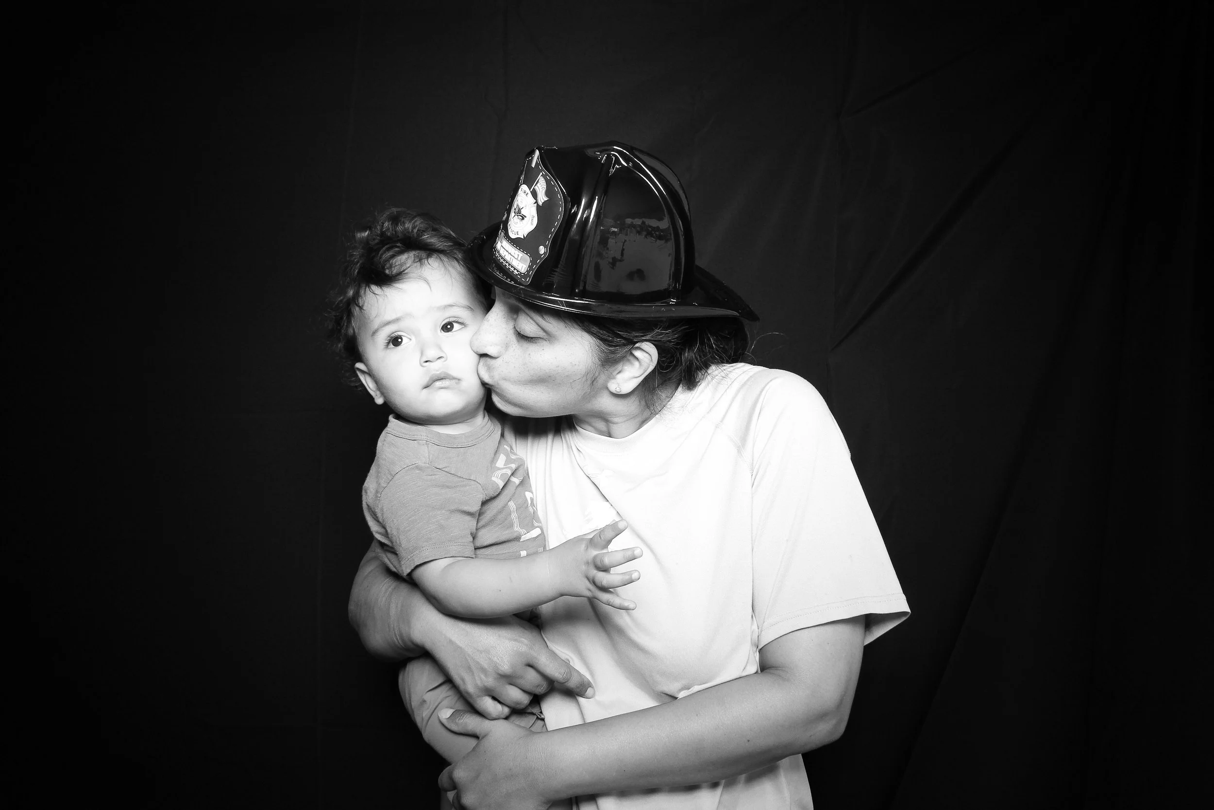 fotio-photobooth-chicago-vintage-bw-2.jpg