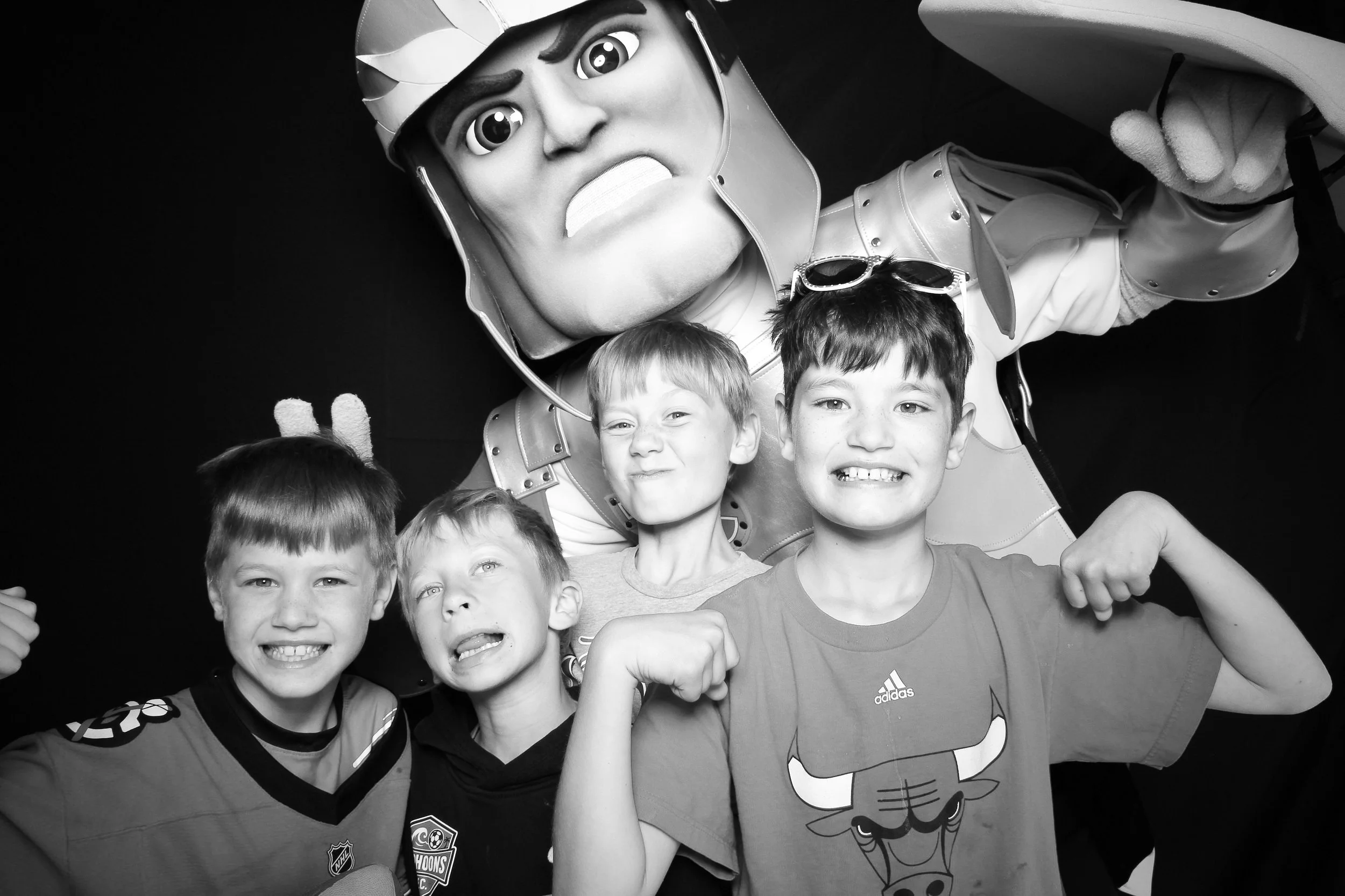 fotio-photobooth-chicago-vintage-bw-1.jpg