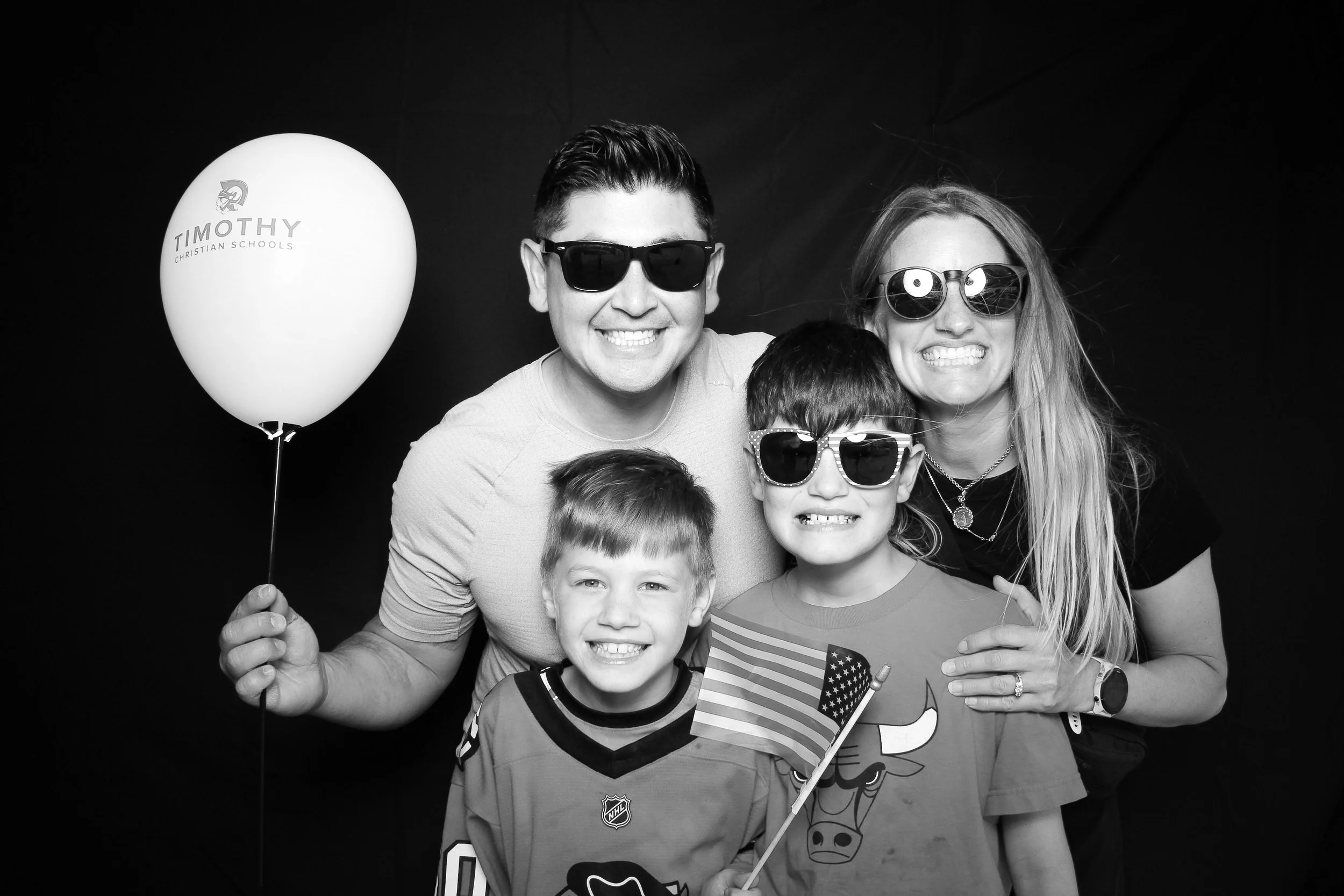 fotio-photobooth-chicago-vintage-bw-11.jpg
