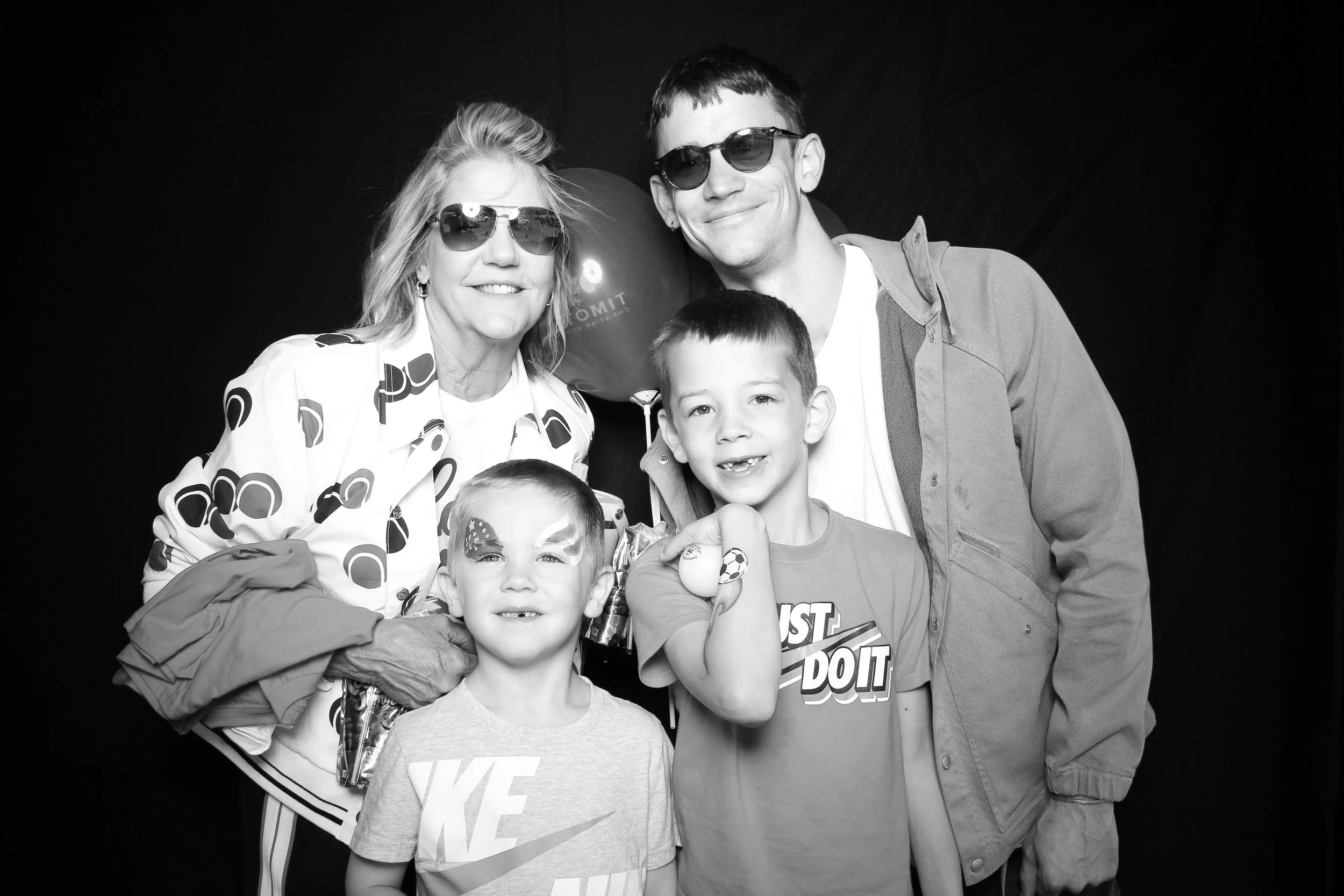 fotio-photobooth-chicago-vintage-bw-13.jpg