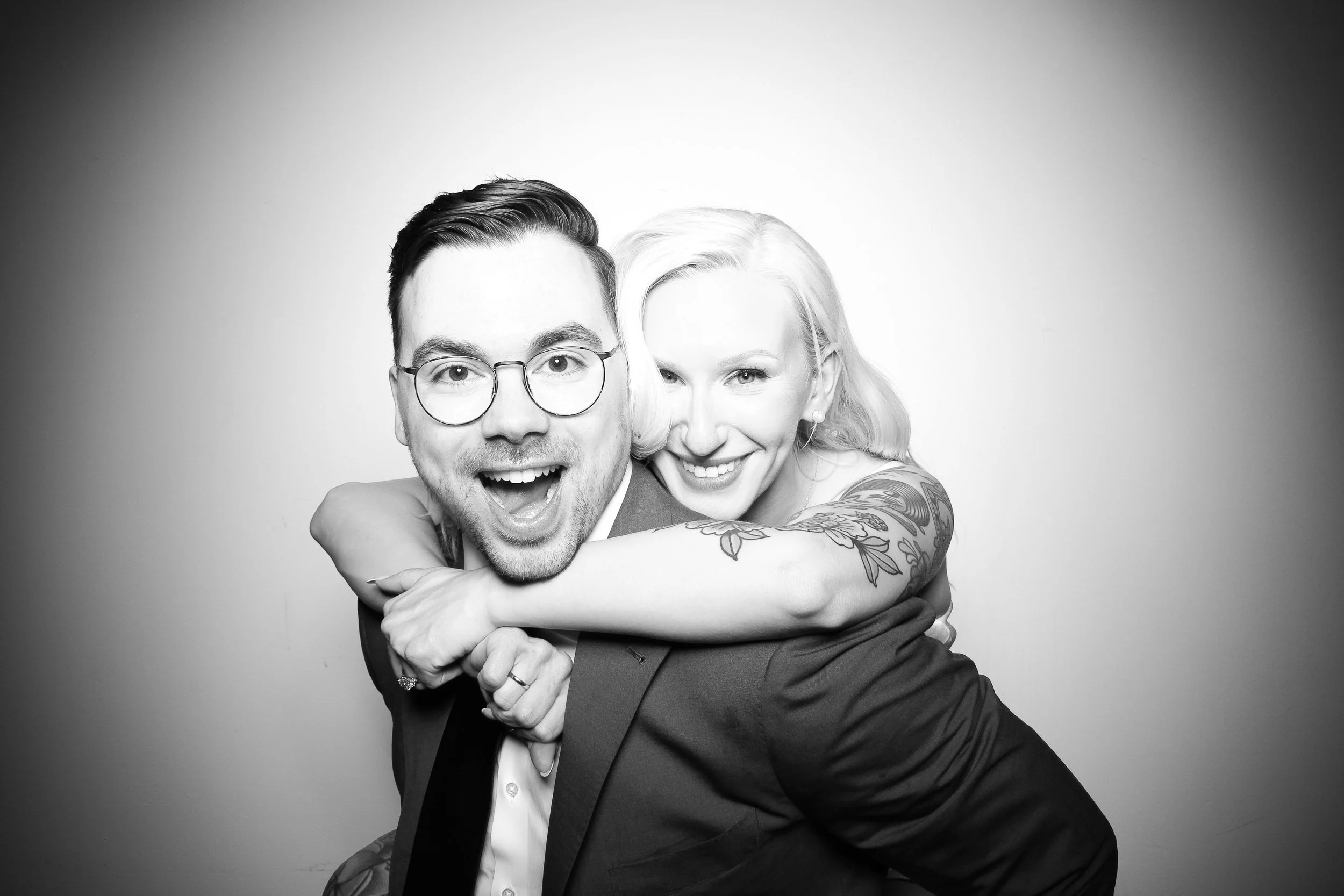 fotio-photobooth-chicago-vintage-bw-ravenswood-1.jpg