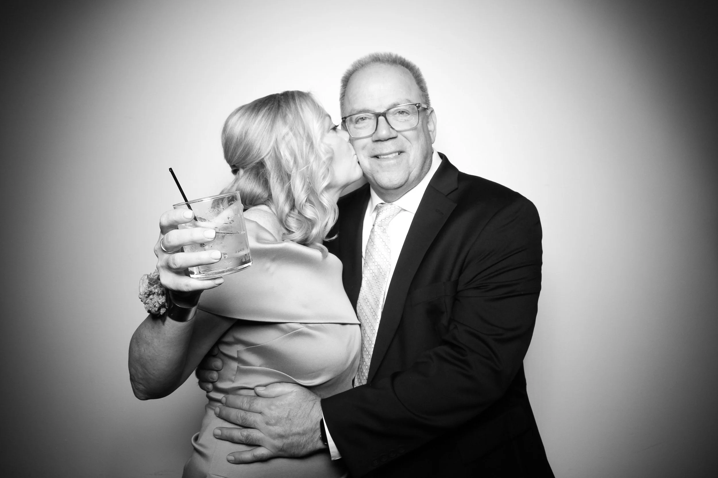 fotio-photobooth-chicago-vintage-bw-ravenswood-6.jpg