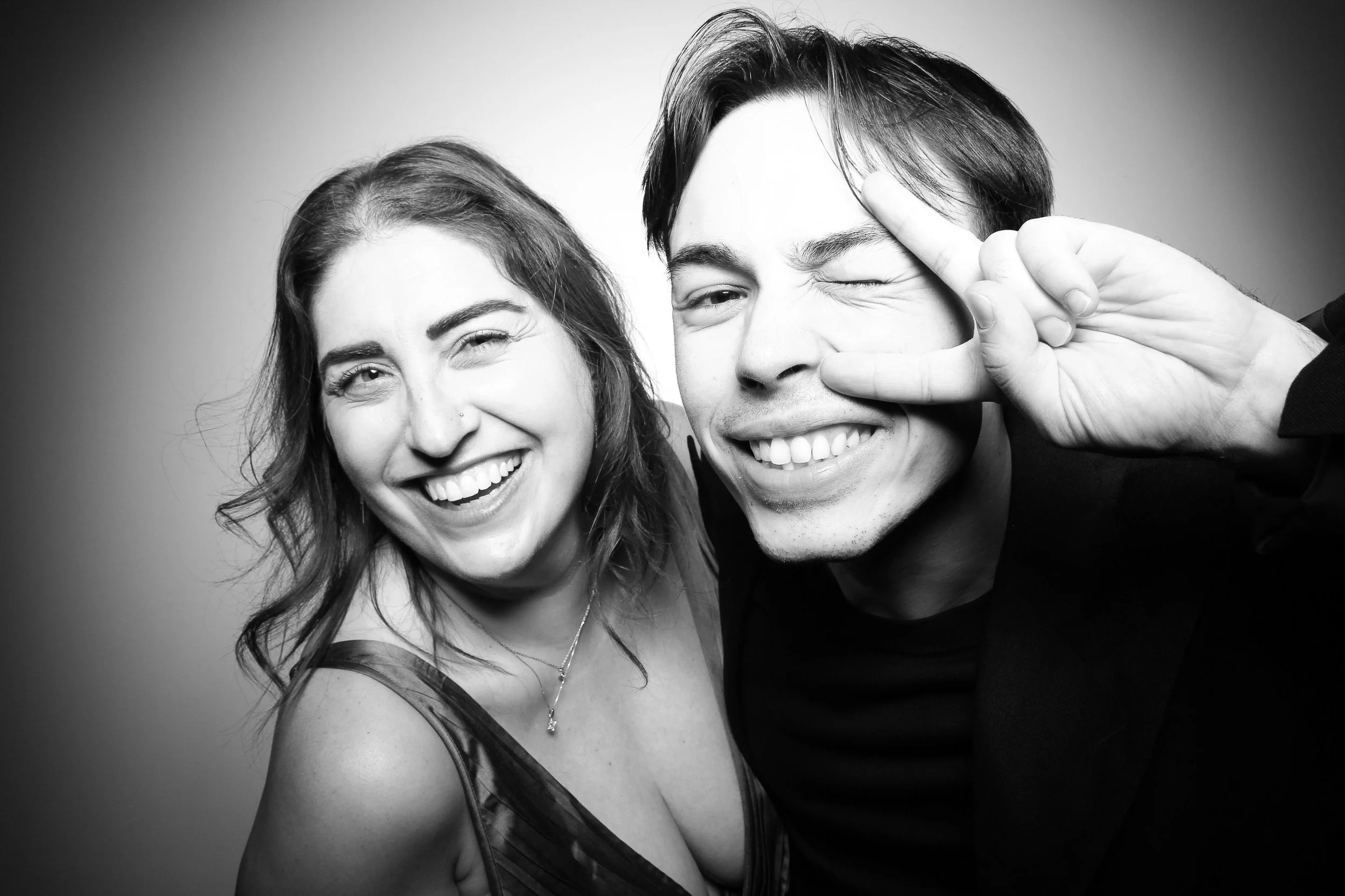 fotio-photobooth-chicago-vintage-bw-ravenswood-20.jpg