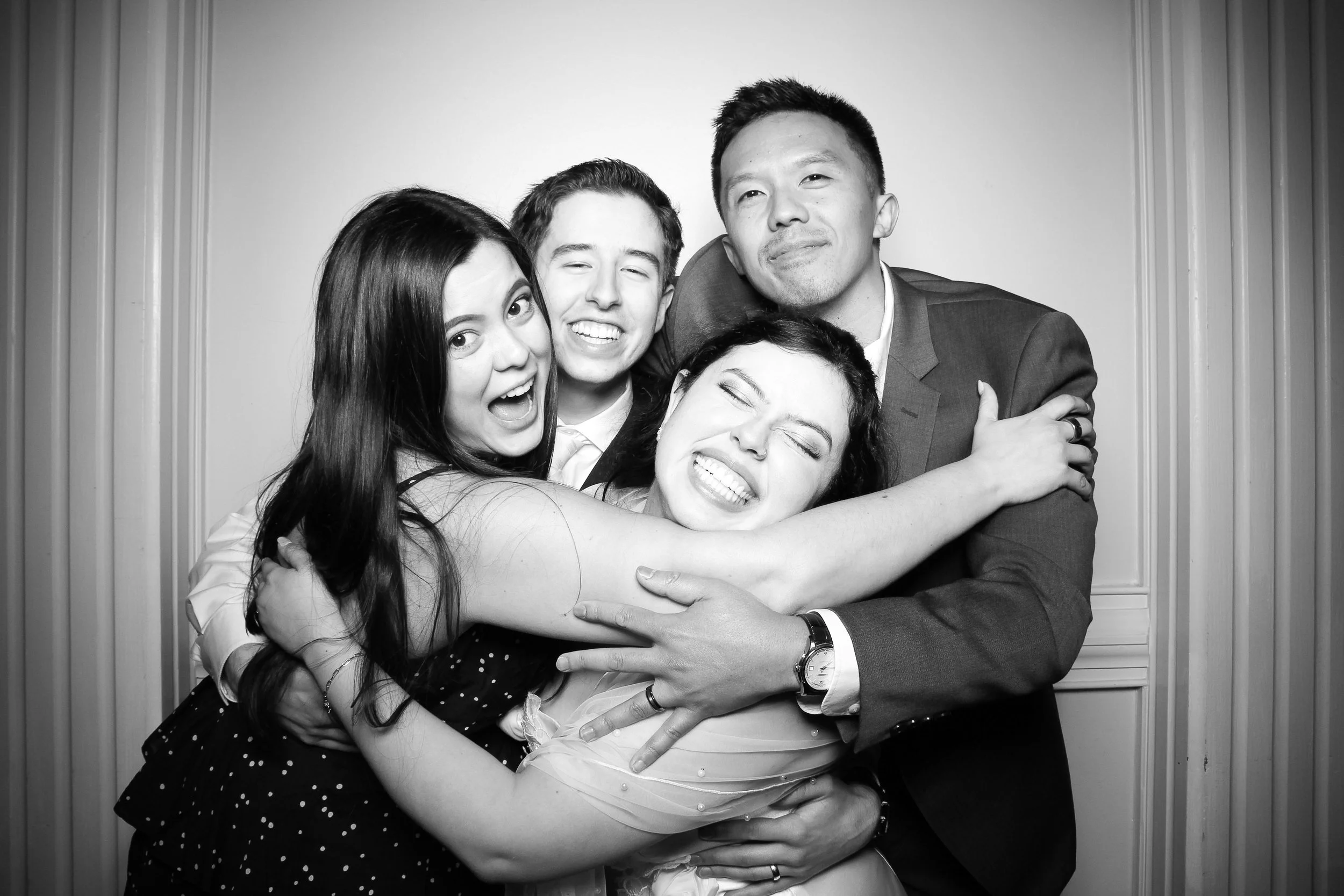 fotio-photobooth-chicago-vintage-bw-ravenswood-2.jpg