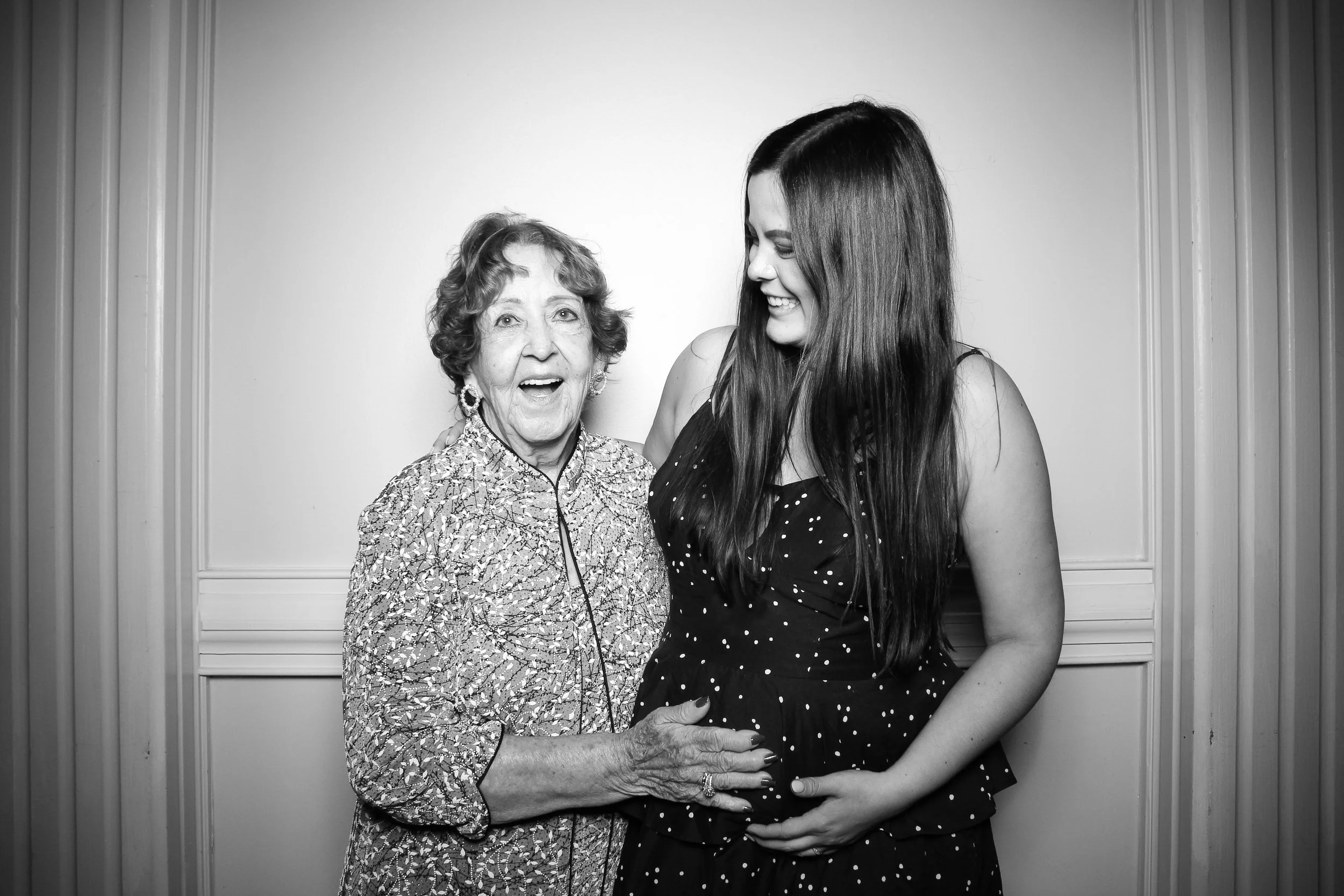 fotio-photobooth-chicago-vintage-bw-ravenswood-8.jpg