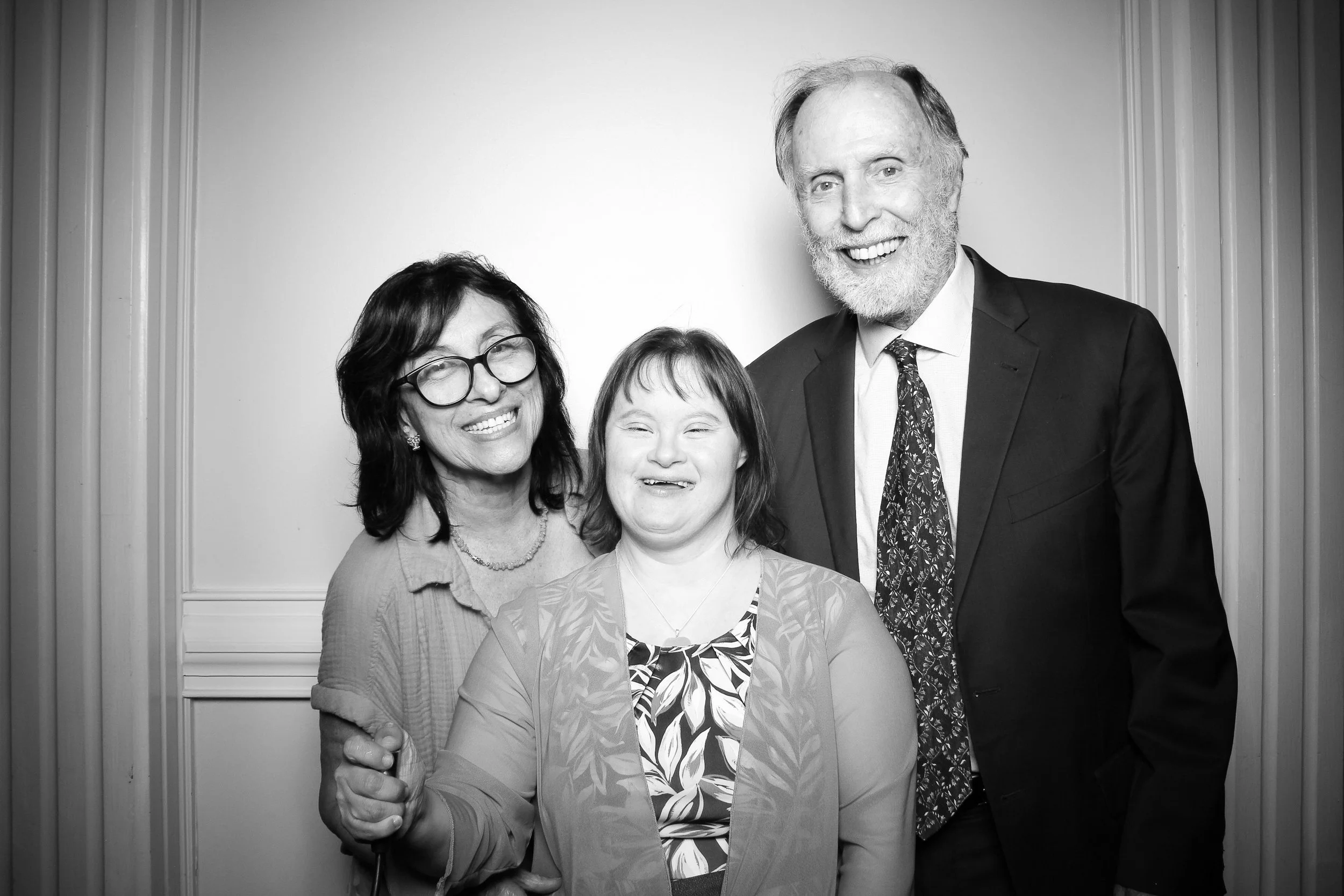 fotio-photobooth-chicago-vintage-bw-ravenswood-10.jpg