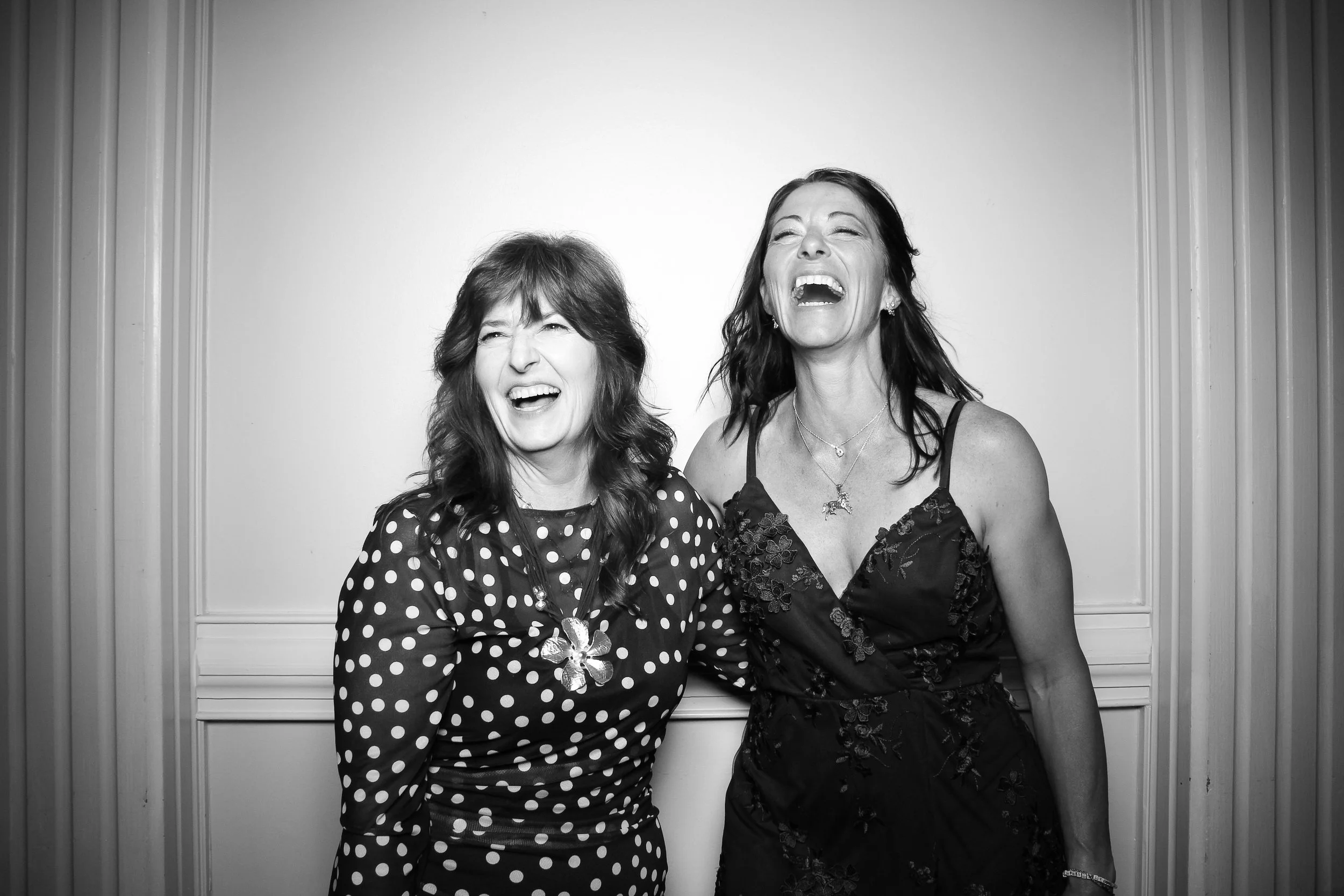 fotio-photobooth-chicago-vintage-bw-ravenswood-13.jpg