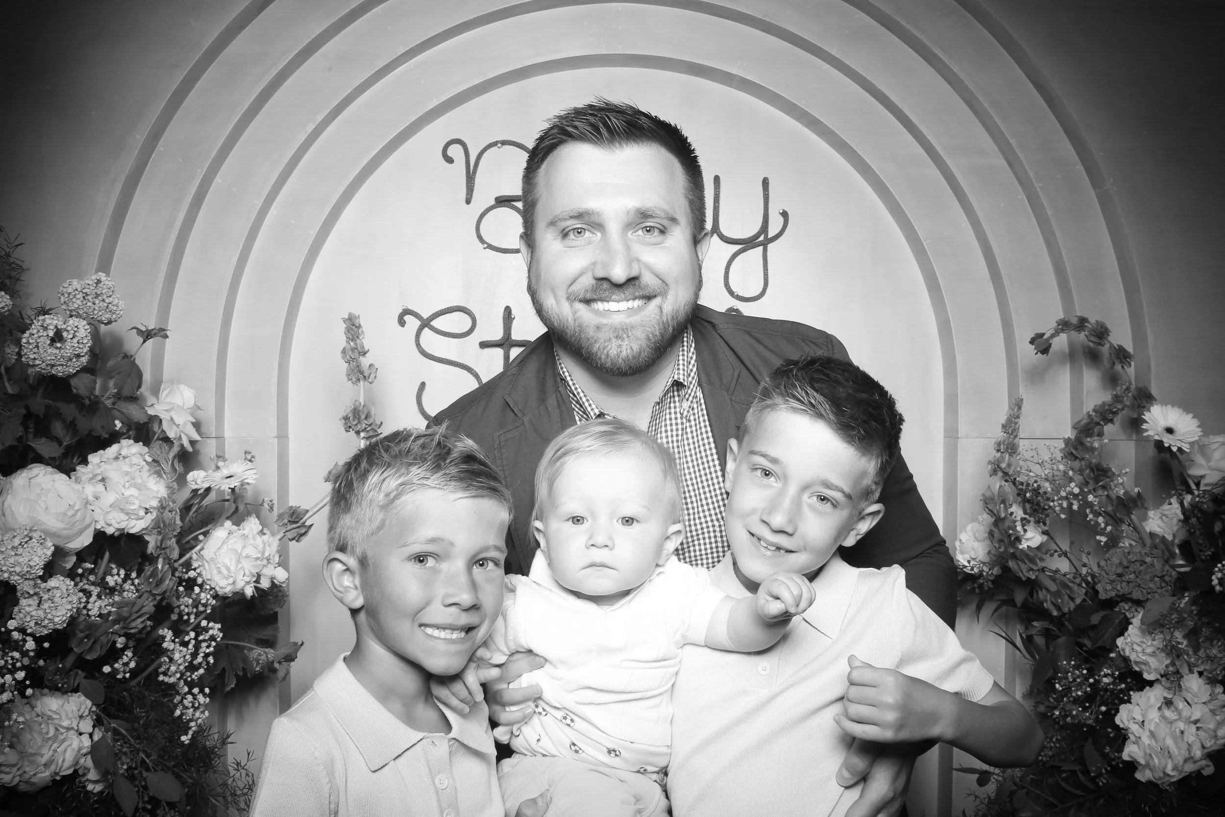Elegant_Black_and_White_Photo_Booth_Naperville_Cefalu_006.jpg