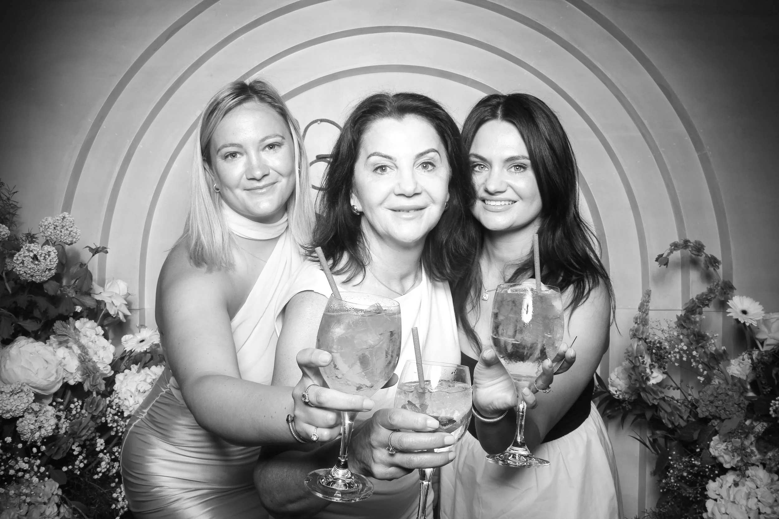 Elegant_Black_and_White_Photo_Booth_Naperville_Cefalu_009.jpg