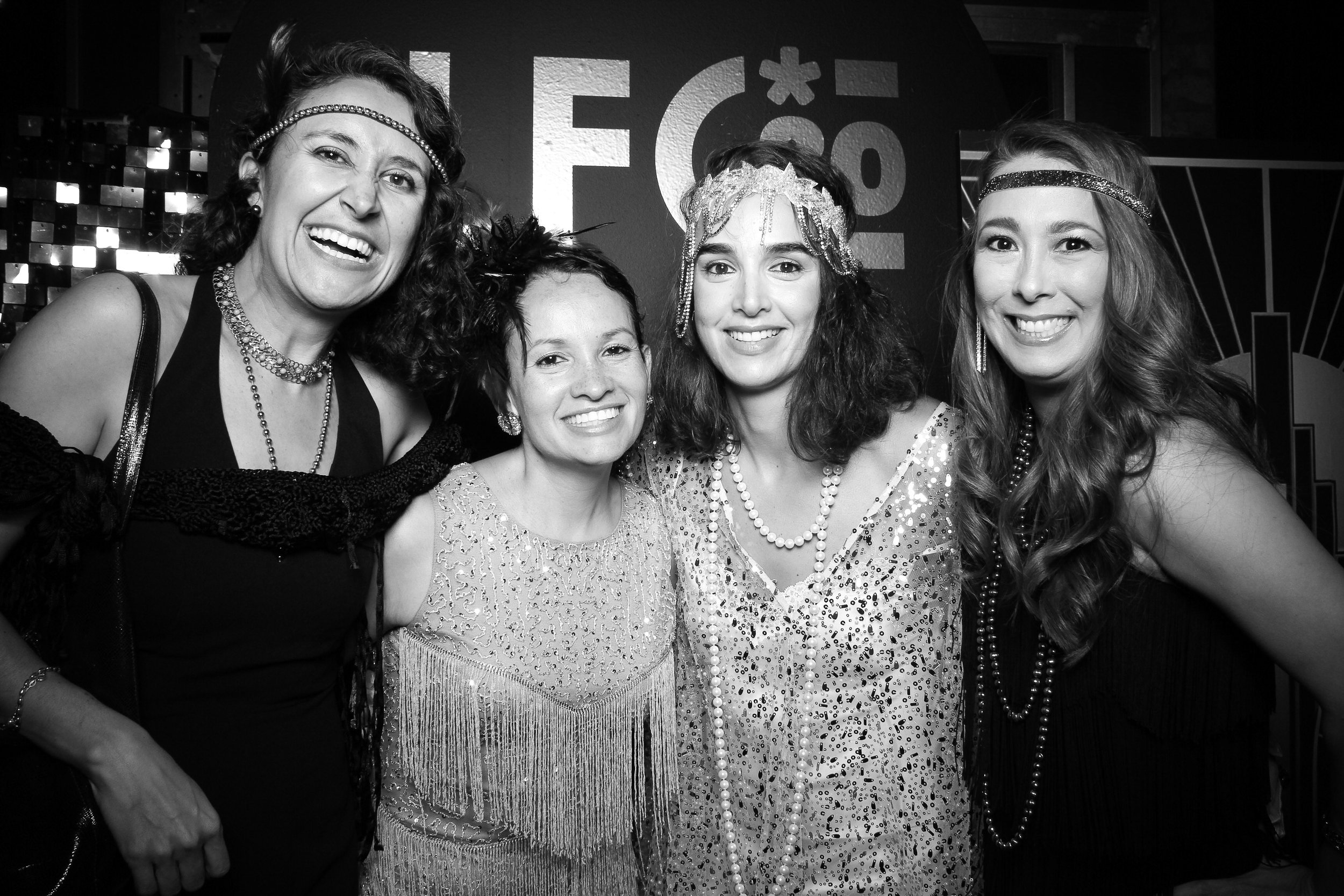 fotio-photobooth-chicago-vintage-bw-5.jpg