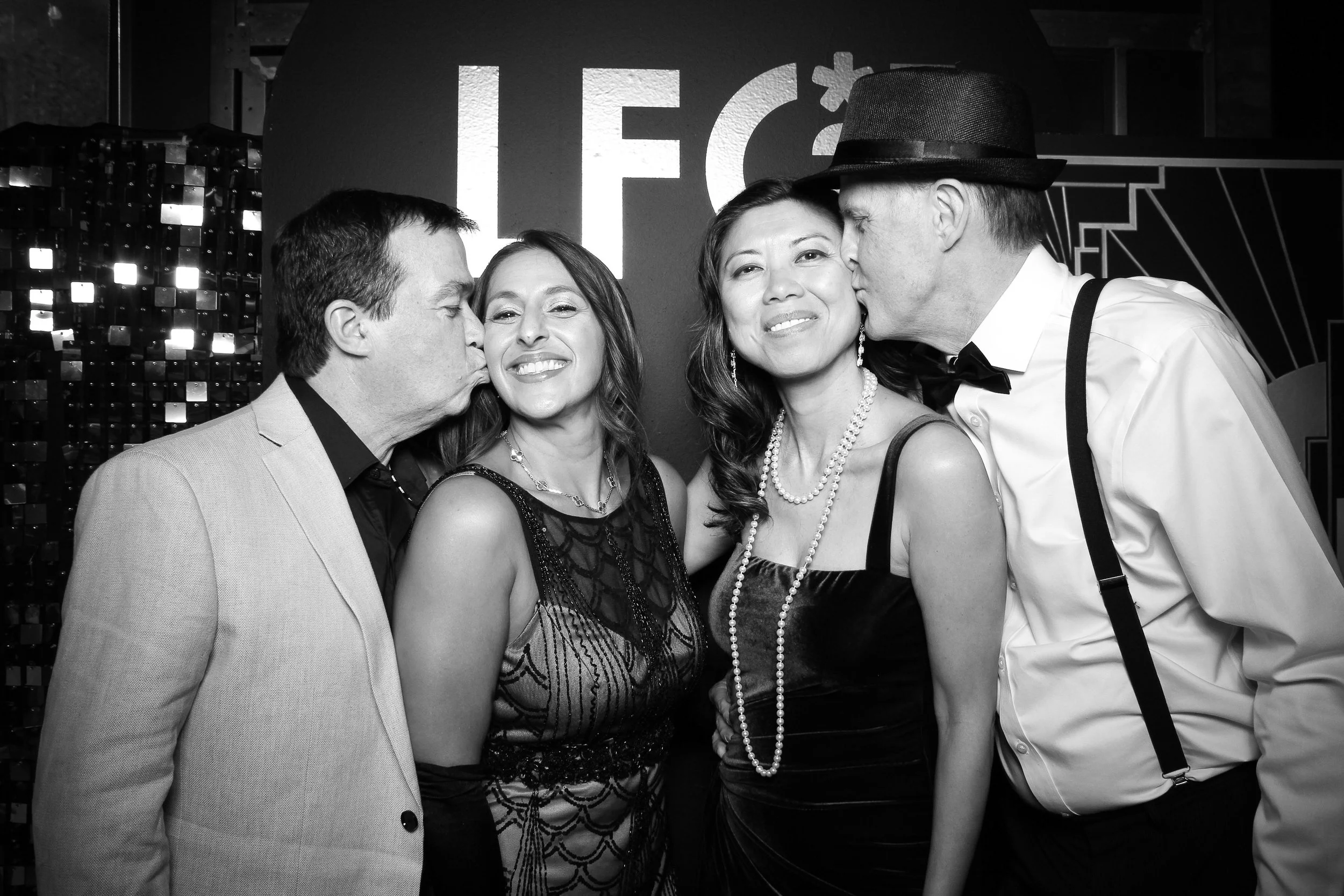 fotio-photobooth-chicago-vintage-bw-6.jpg