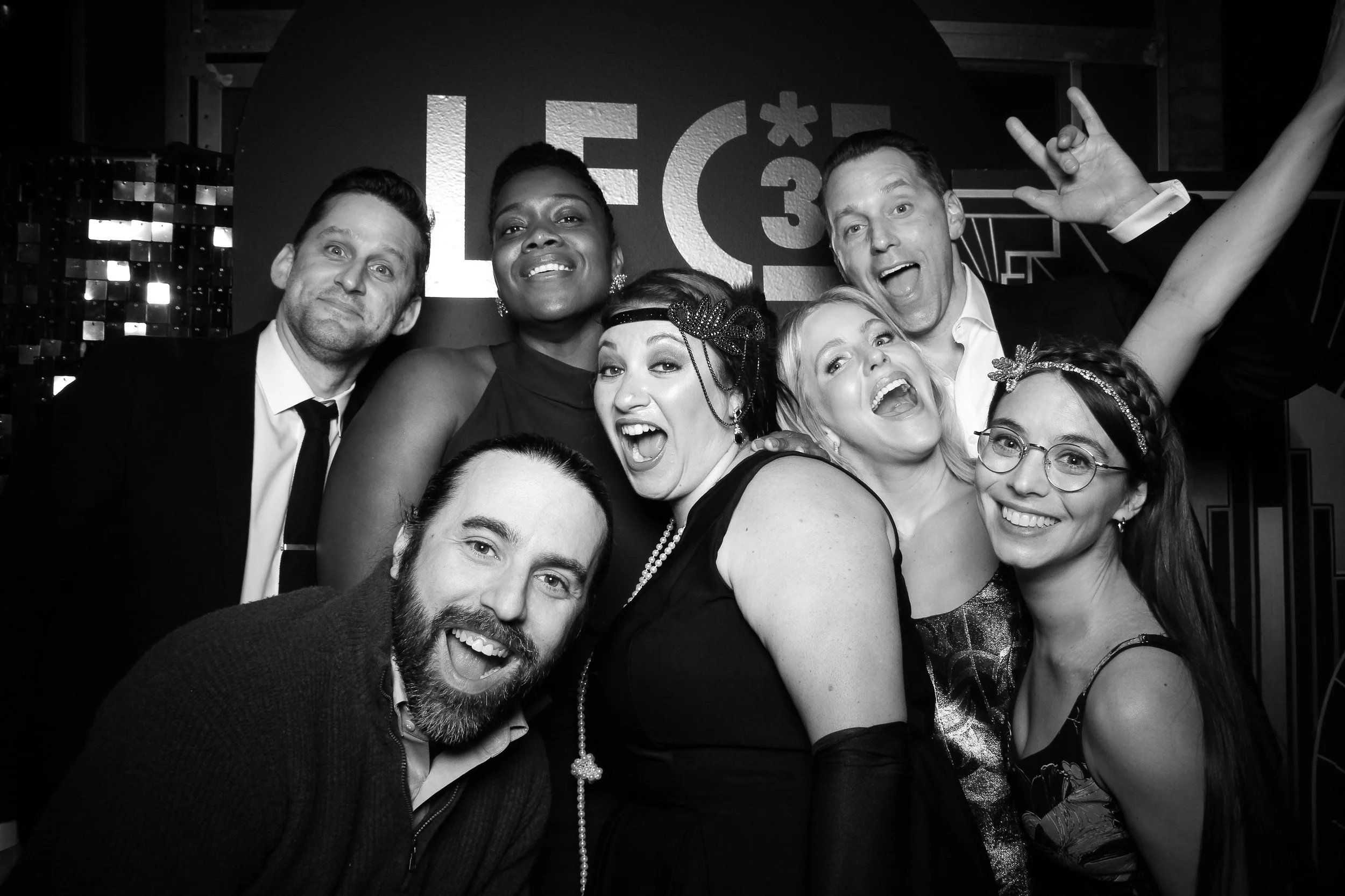 fotio-photobooth-chicago-vintage-bw-11.jpg