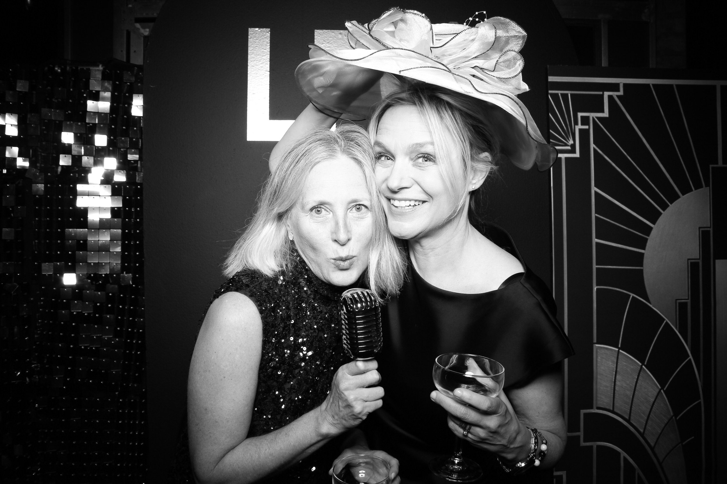 fotio-photobooth-chicago-vintage-bw-15.jpg