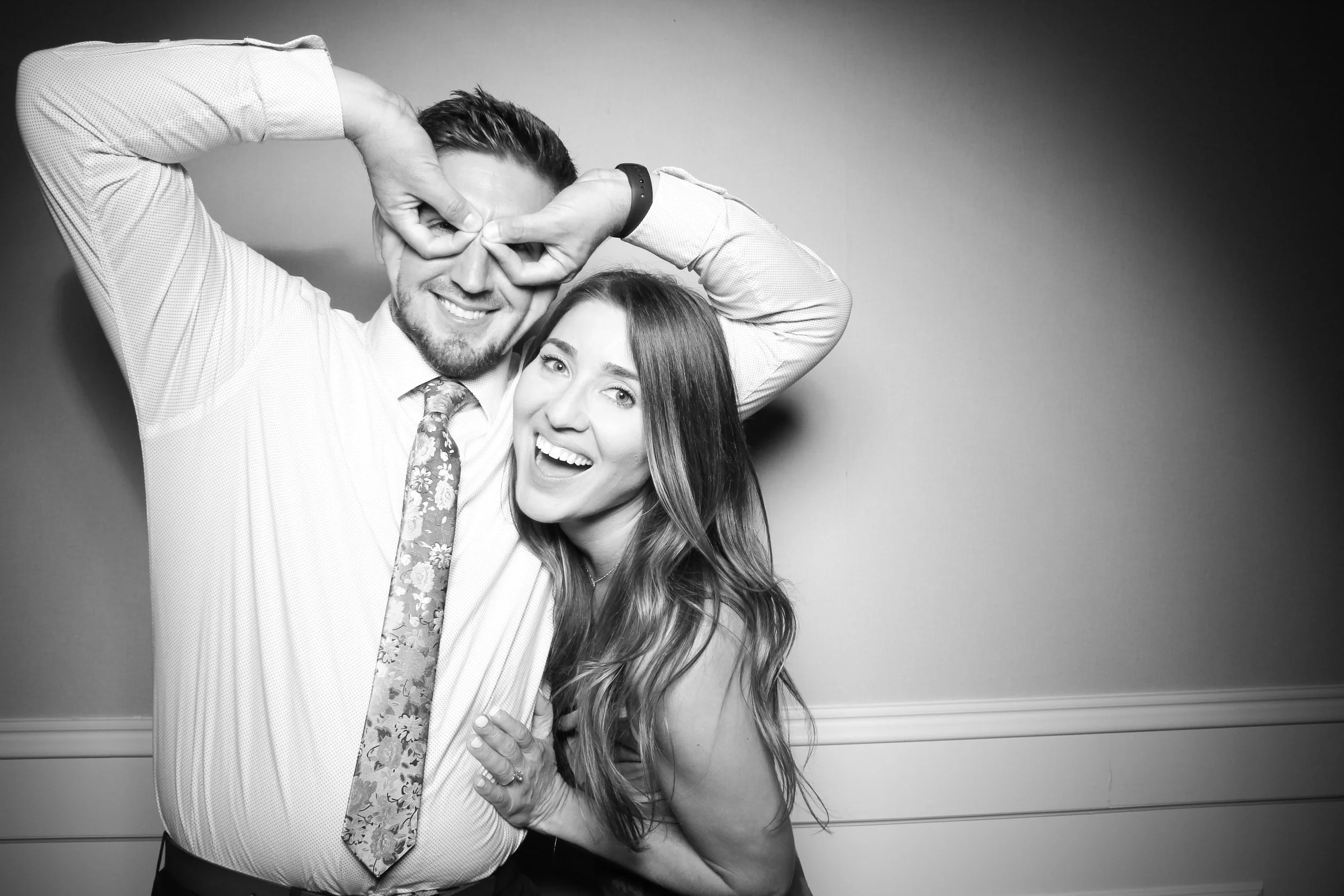 Fotio_Photo_Booth_Hoffman_Estates_Country_Club_Poplar_Creek_Wedding_Friends_Family_Fun_Classy_15.jpg