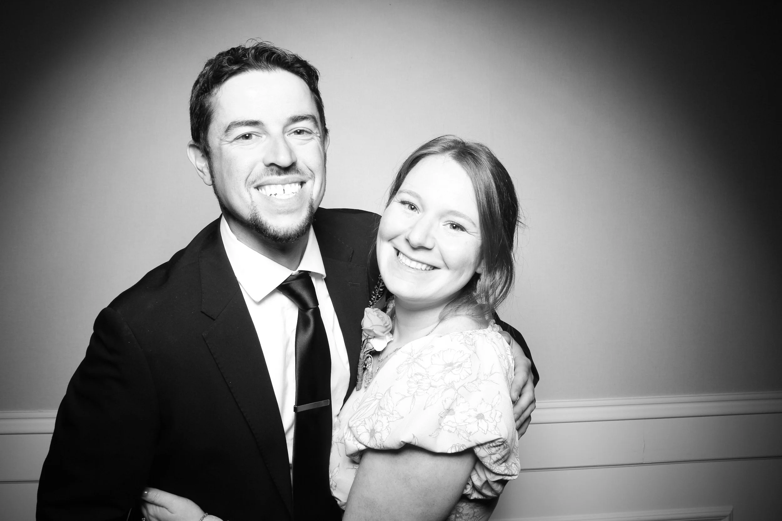 Fotio_Photo_Booth_Hoffman_Estates_Country_Club_Poplar_Creek_Wedding_Friends_Family_Fun_Classy_16.jpg