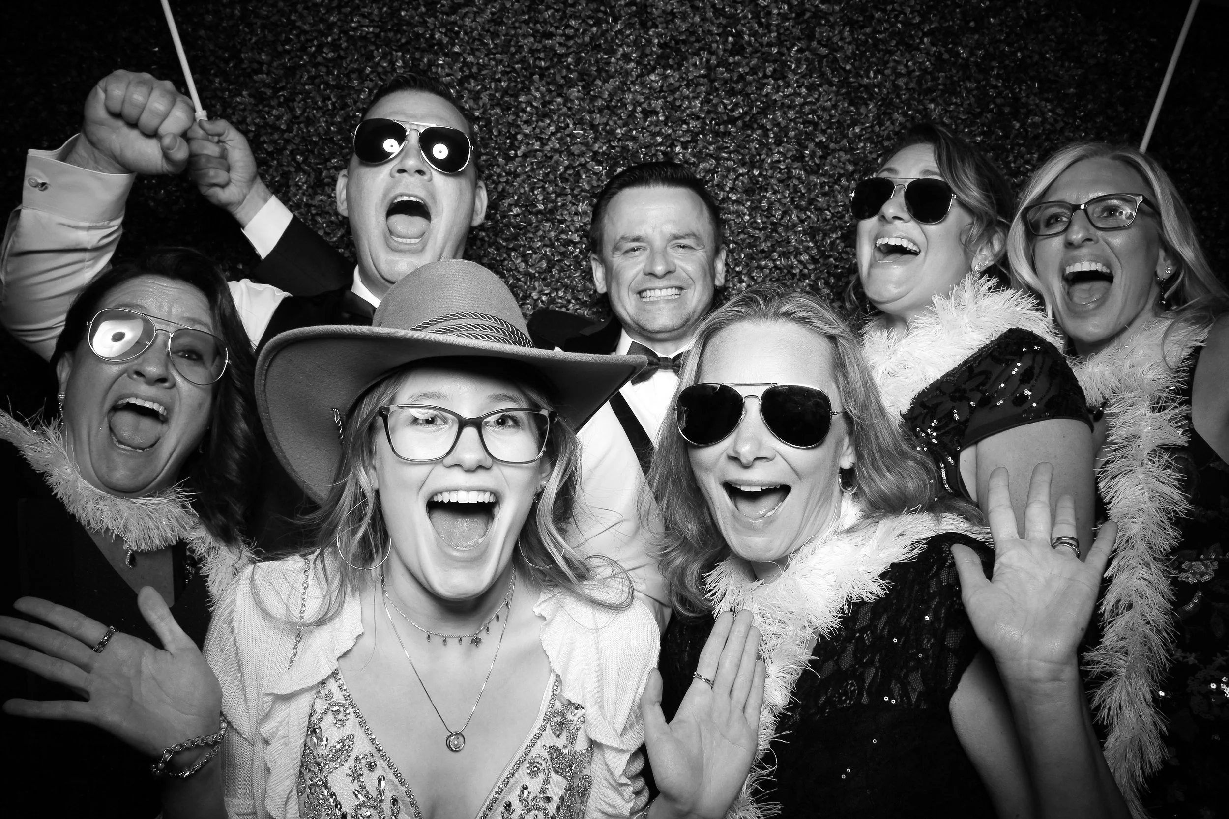 fotio-photobooth-chicago-vintage-bw-6.jpg