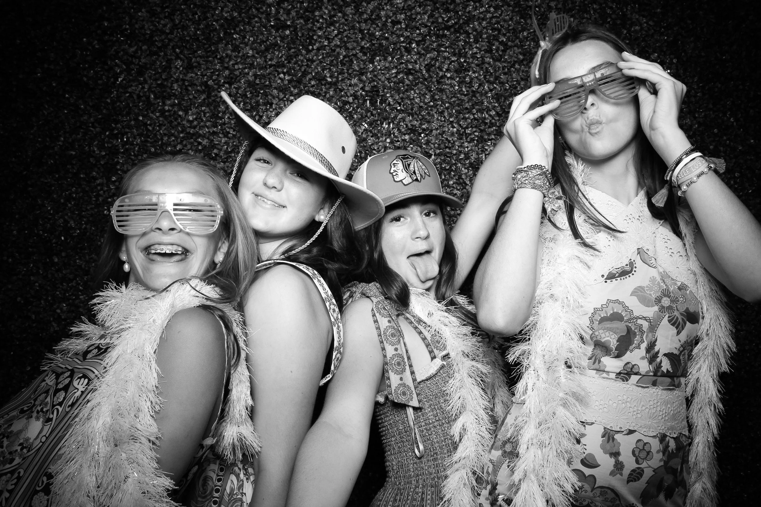 fotio-photobooth-chicago-vintage-bw-8.jpg