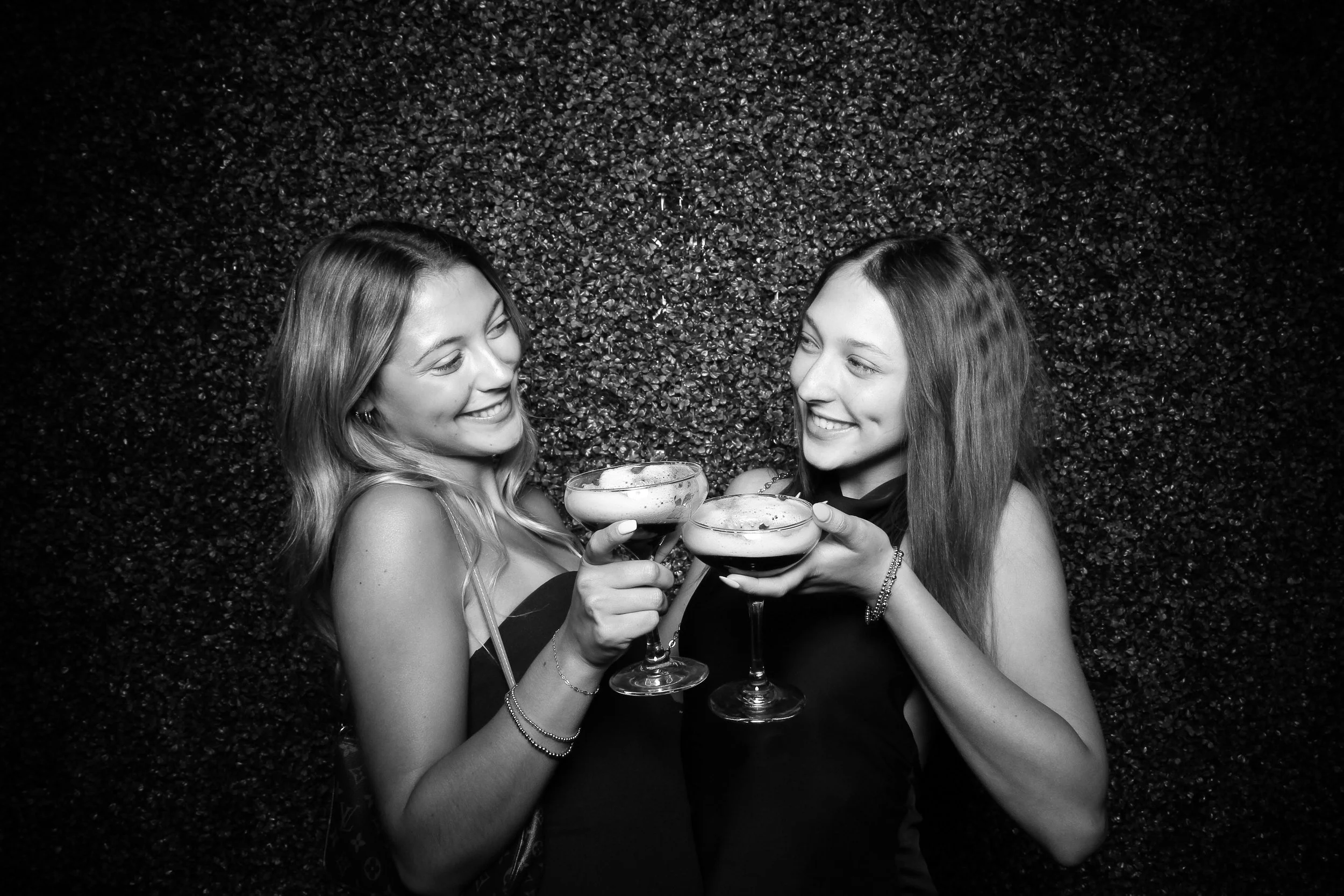 fotio-photobooth-chicago-vintage-bw-21.jpg