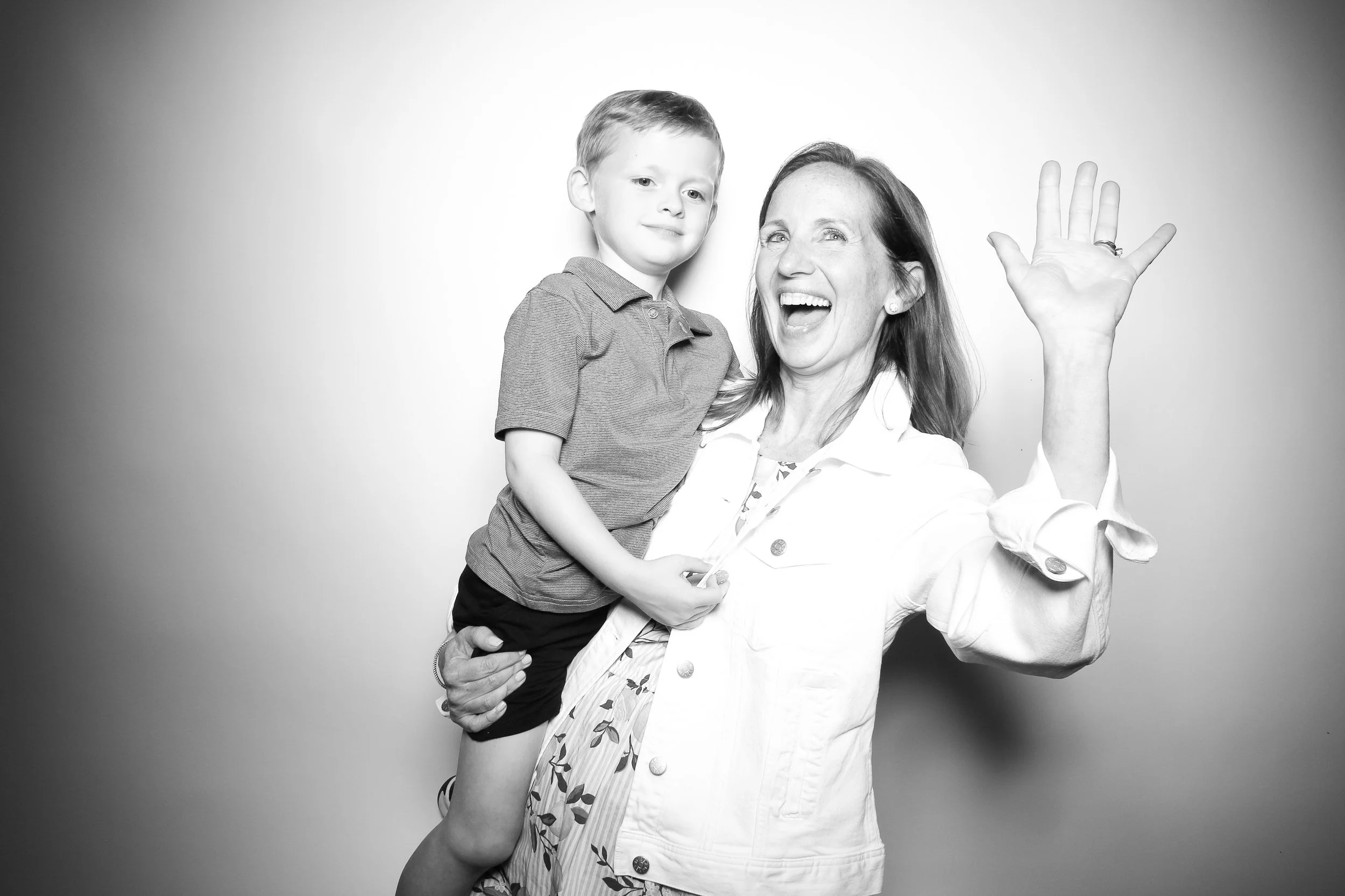 fotio-photobooth-chicago-vintage-bw-6.jpg