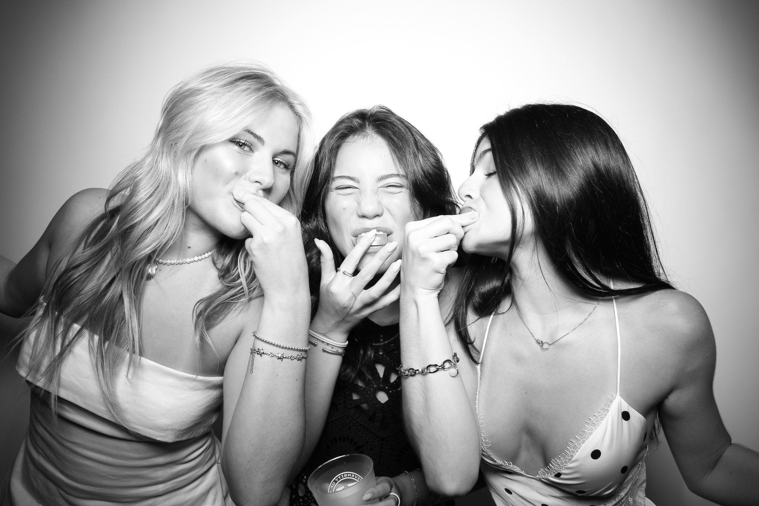 fotio-photobooth-chicago-vintage-bw-7.jpg