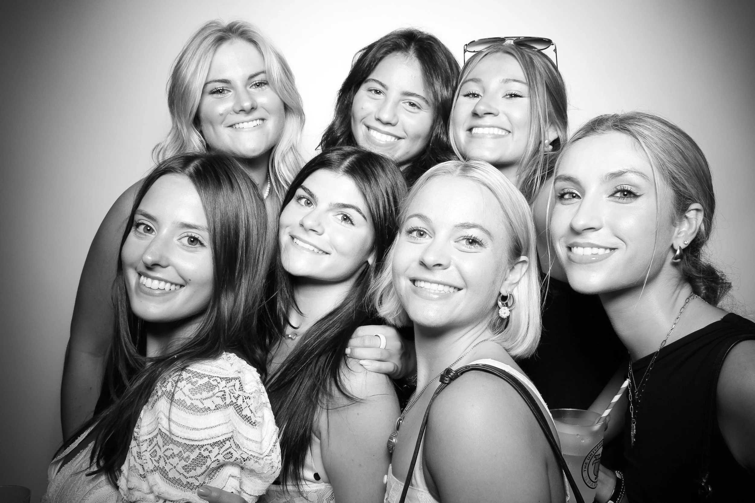 fotio-photobooth-chicago-vintage-bw-10.jpg