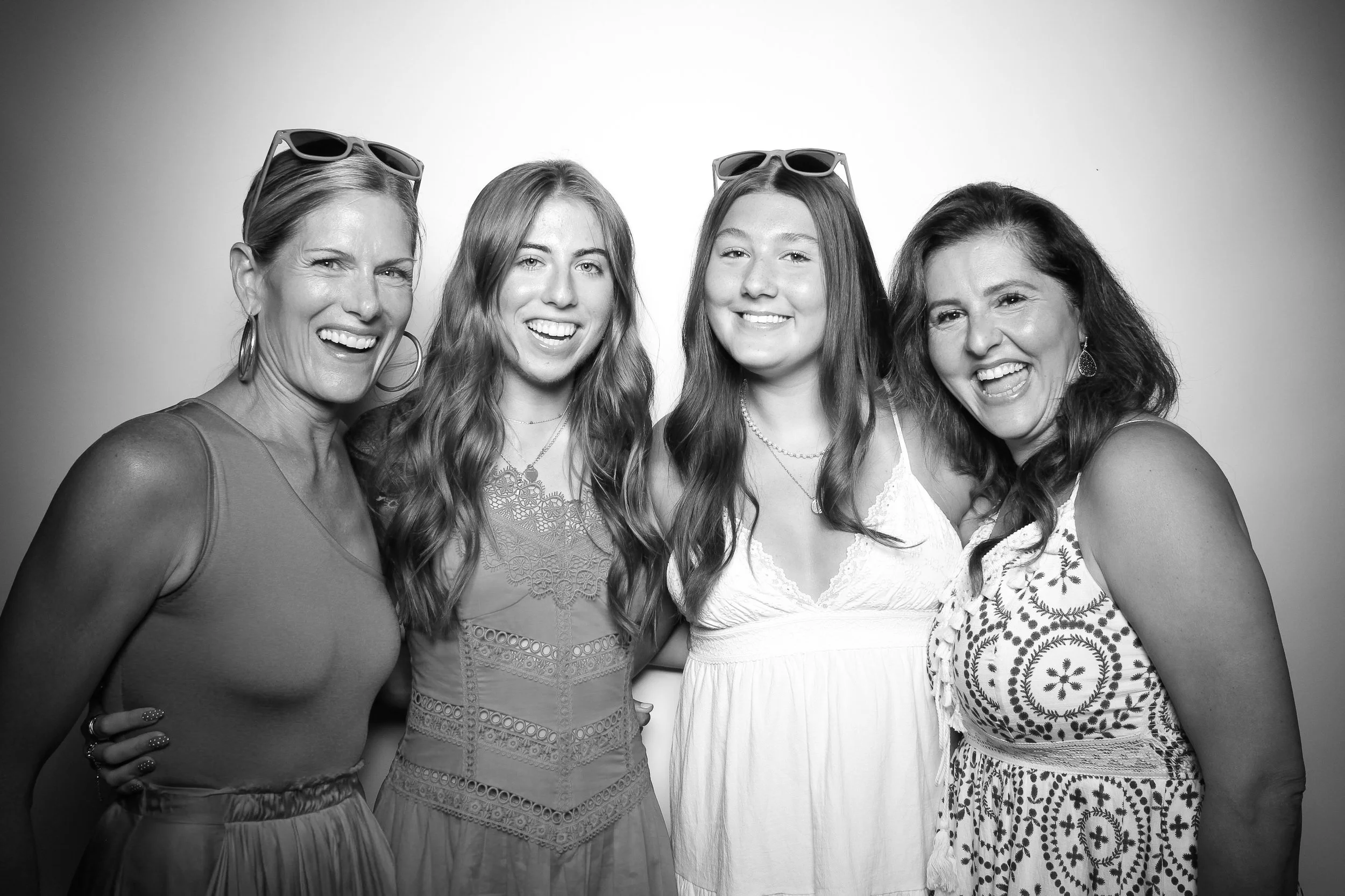 fotio-photobooth-chicago-vintage-bw-11.jpg