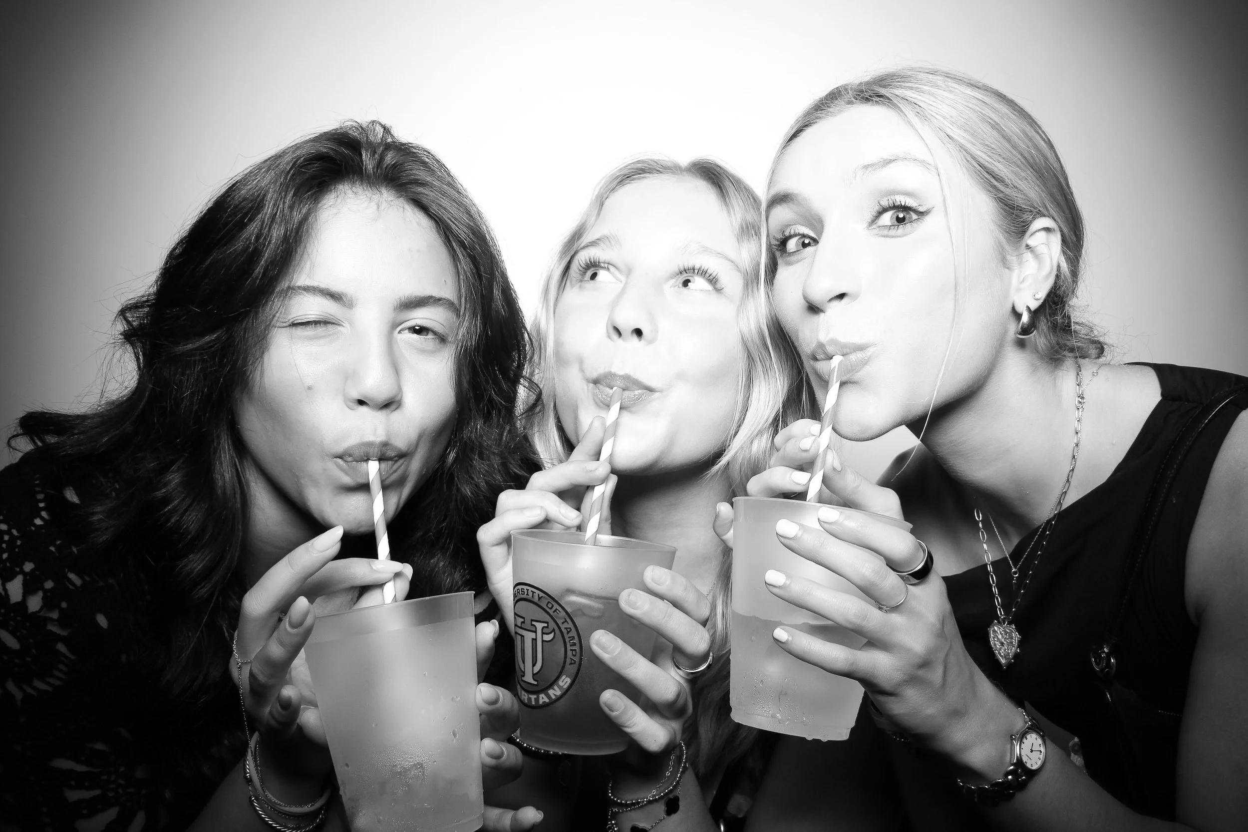 fotio-photobooth-chicago-vintage-bw-16.jpg