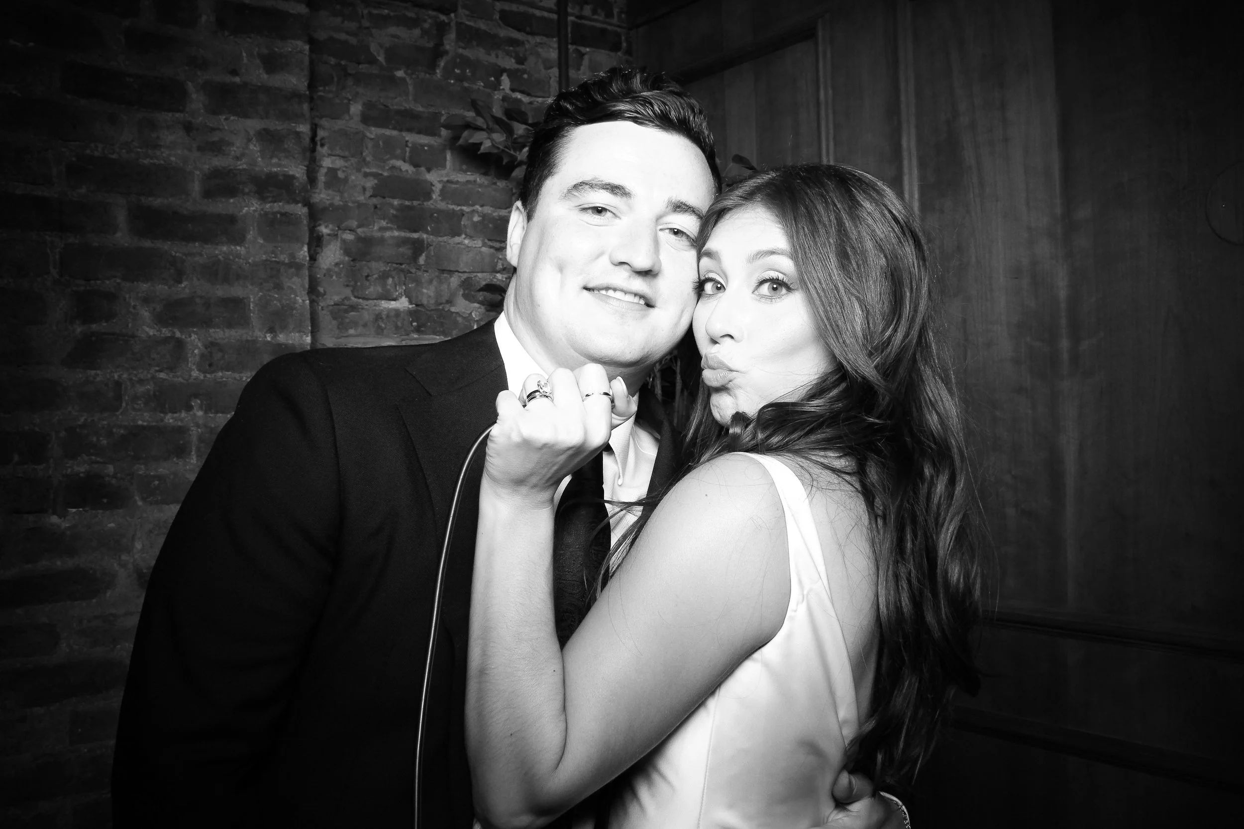 fotio-photobooth-chicago-vintage-bw-salon-1.jpg
