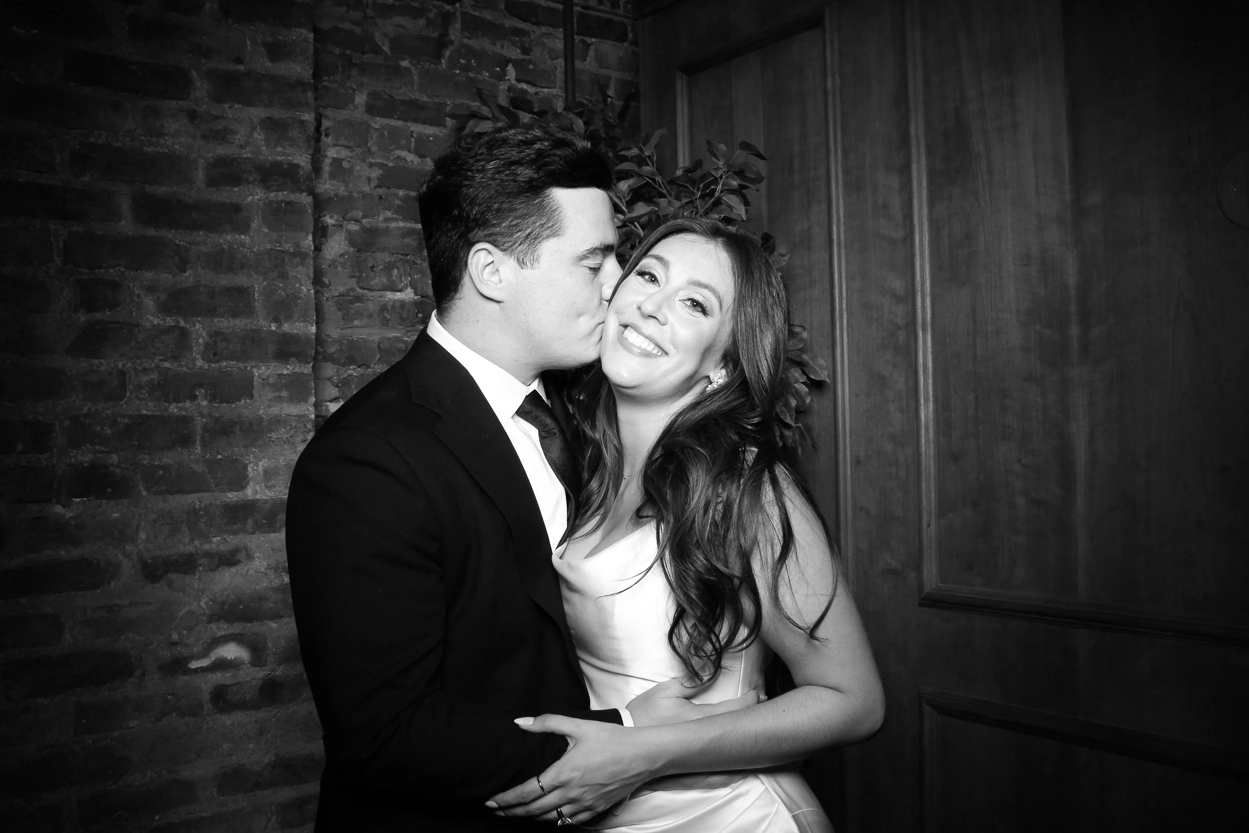 fotio-photobooth-chicago-vintage-bw-salon-3.jpg