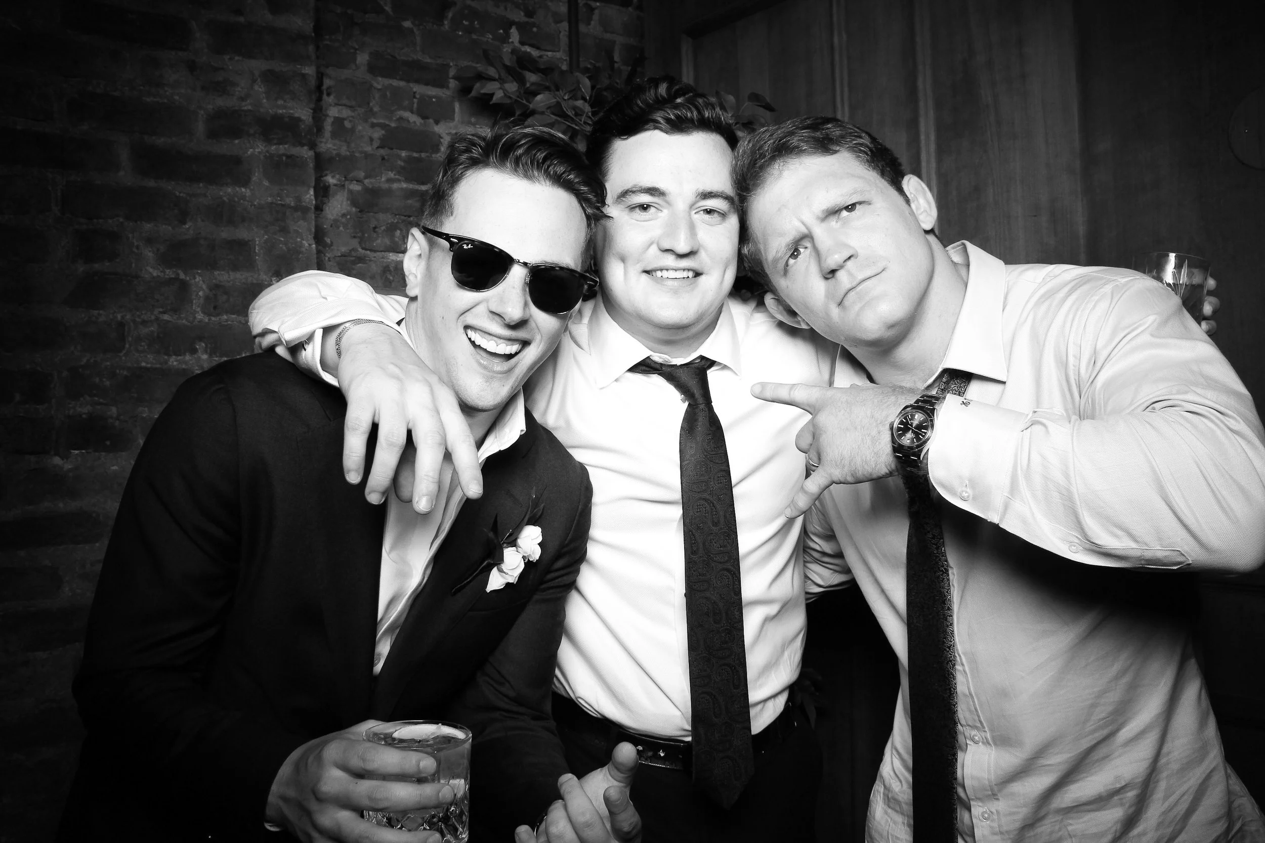 fotio-photobooth-chicago-vintage-bw-salon-4.jpg