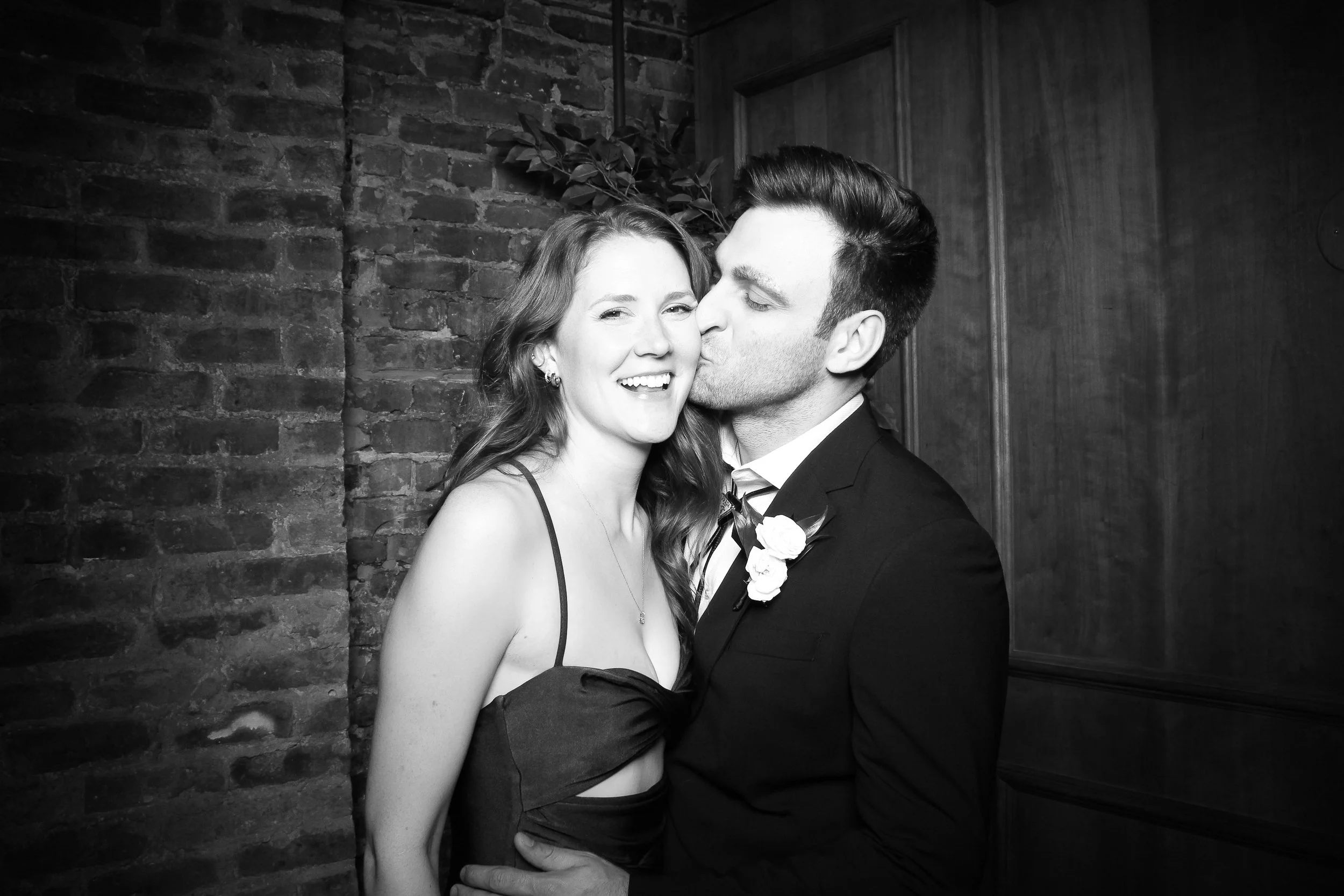 fotio-photobooth-chicago-vintage-bw-salon-13.jpg