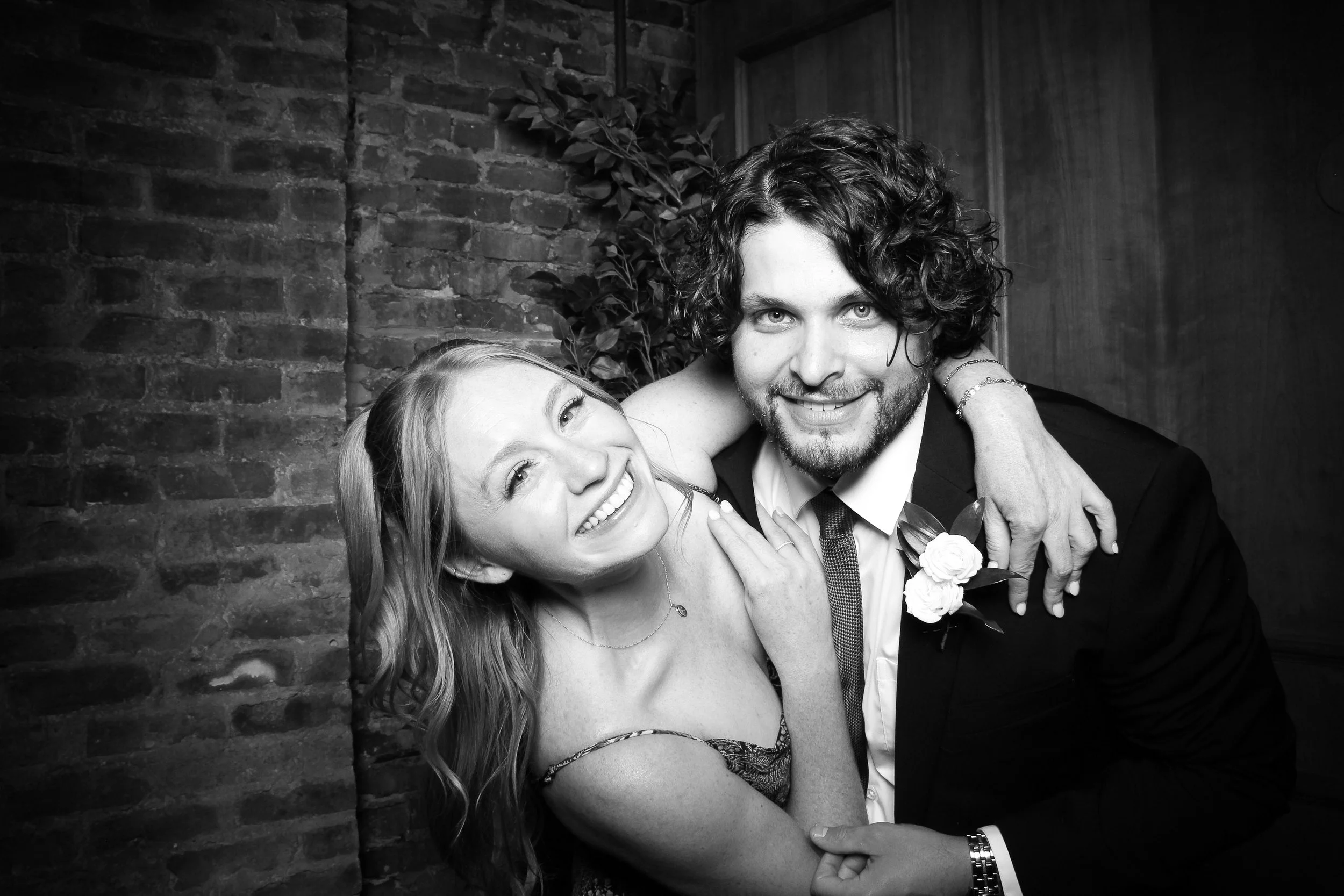 fotio-photobooth-chicago-vintage-bw-salon-14.jpg