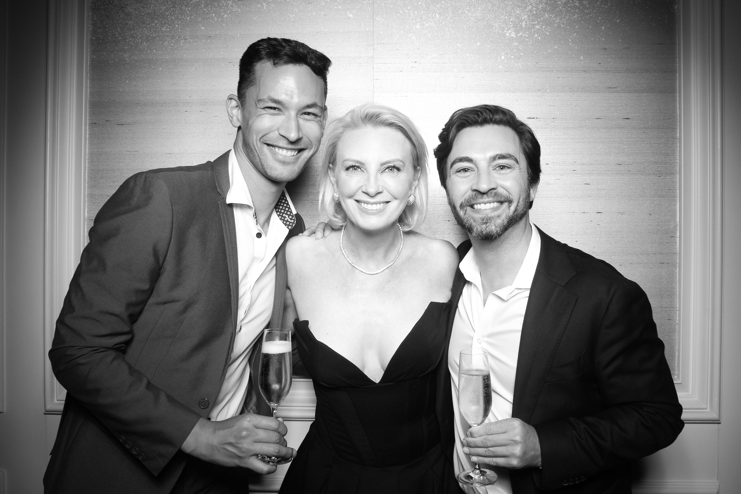 Fotio_Photo_Booth_Chicago_Northwestern_Hospital_Gala_Fancy_BlackTie_Ball_Four_Seasons_Hotel_Ballroom_08.jpg