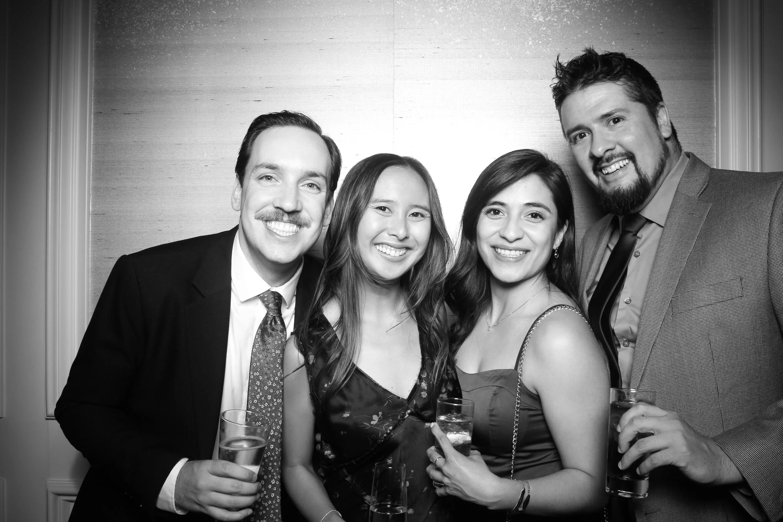 Fotio_Photo_Booth_Chicago_Northwestern_Hospital_Gala_Fancy_BlackTie_Ball_Four_Seasons_Hotel_Ballroom_17.jpg