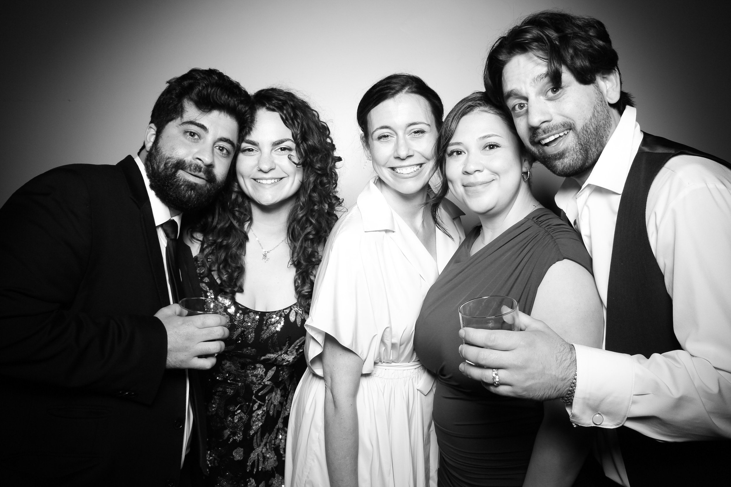 fotio-photobooth-chicago-vintage-bw-ravenswood-14.jpg
