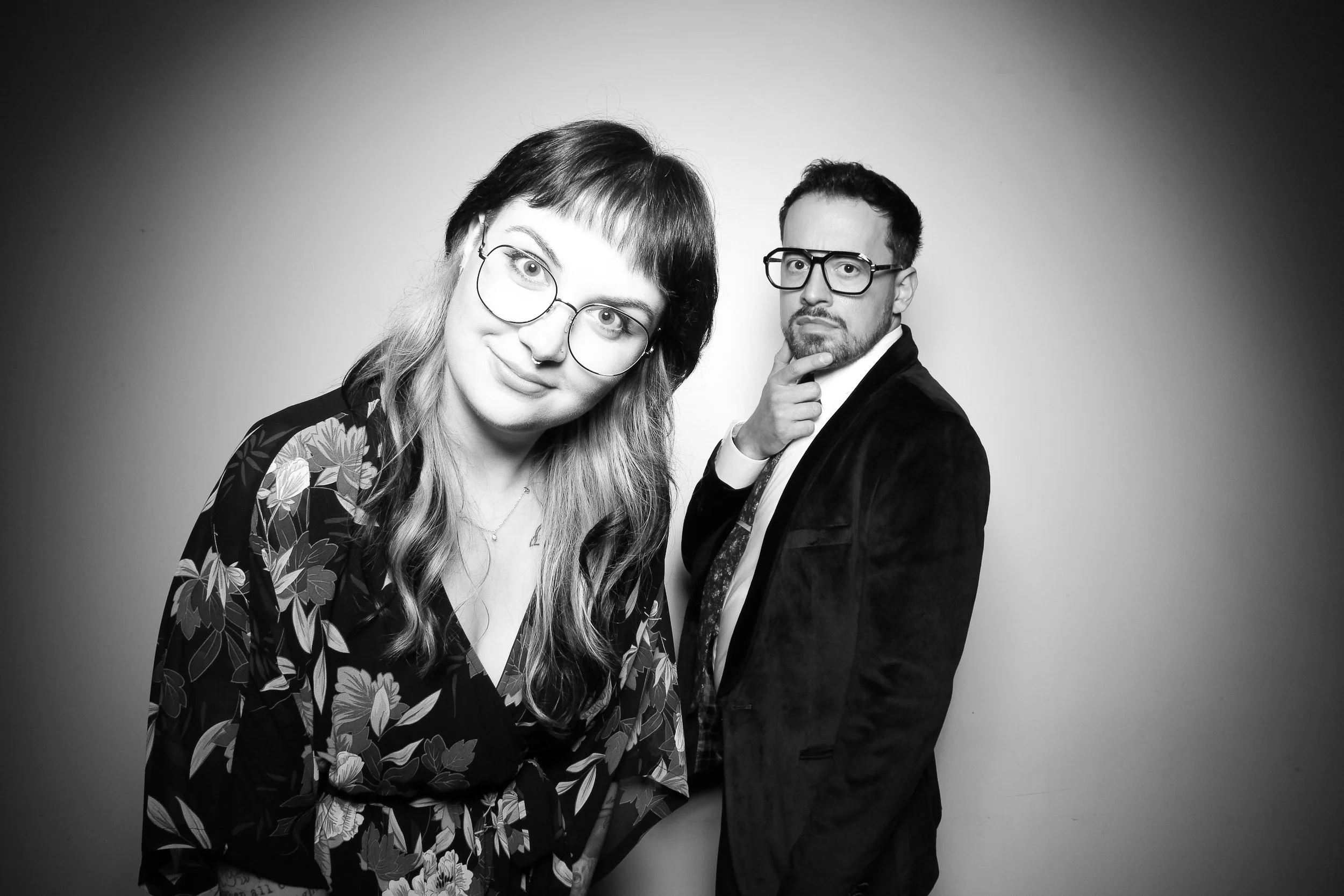 fotio-photobooth-chicago-vintage-bw-ravenswood-16.jpg