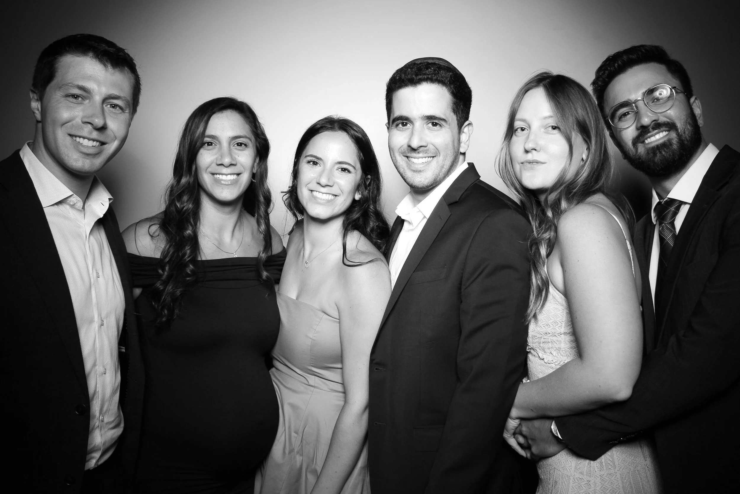 fotio-photobooth-chicago-vintage-bw-ravenswood-19.jpg