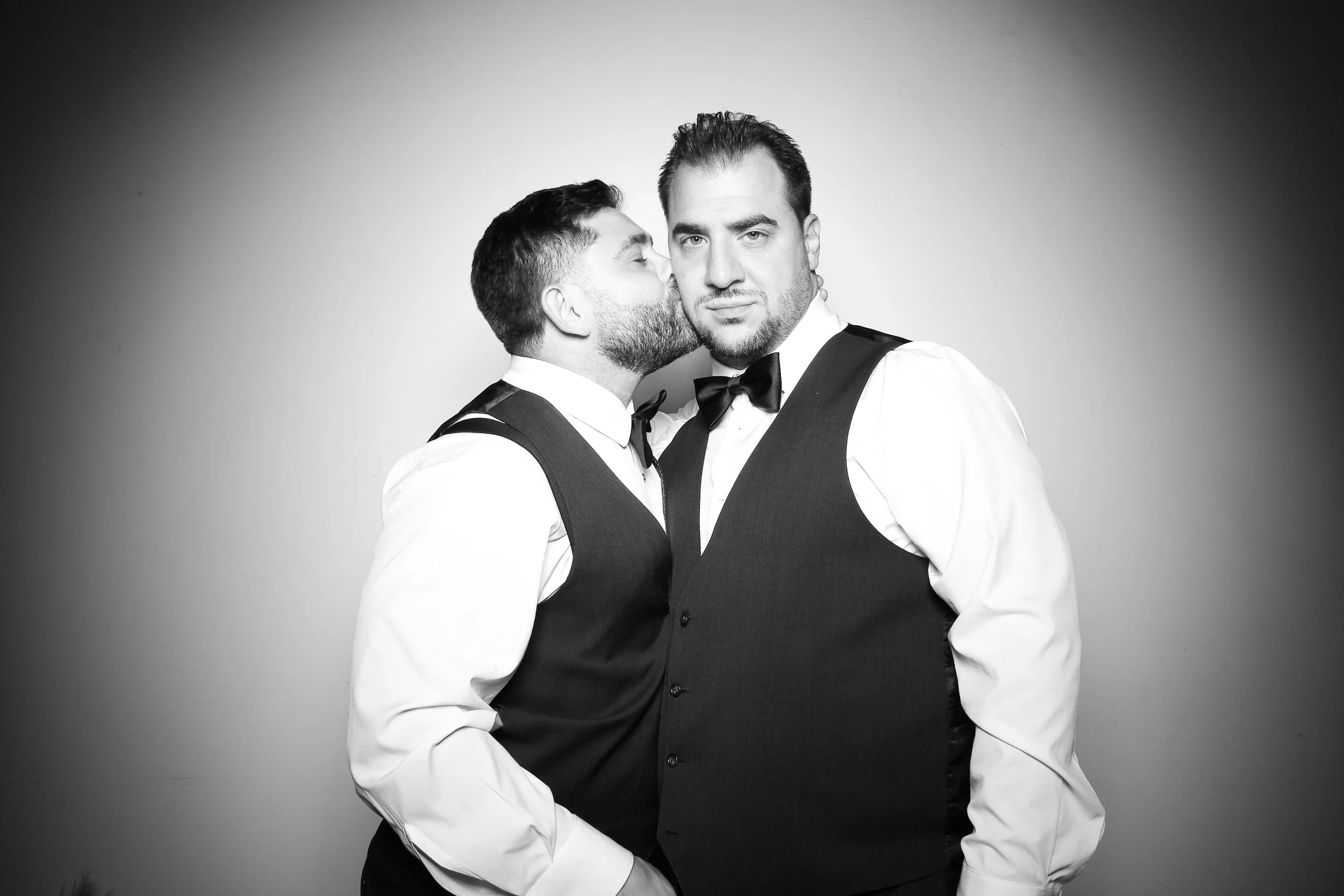 fotio-photobooth-chicago-vintage-bw-ravenswood-20.jpg