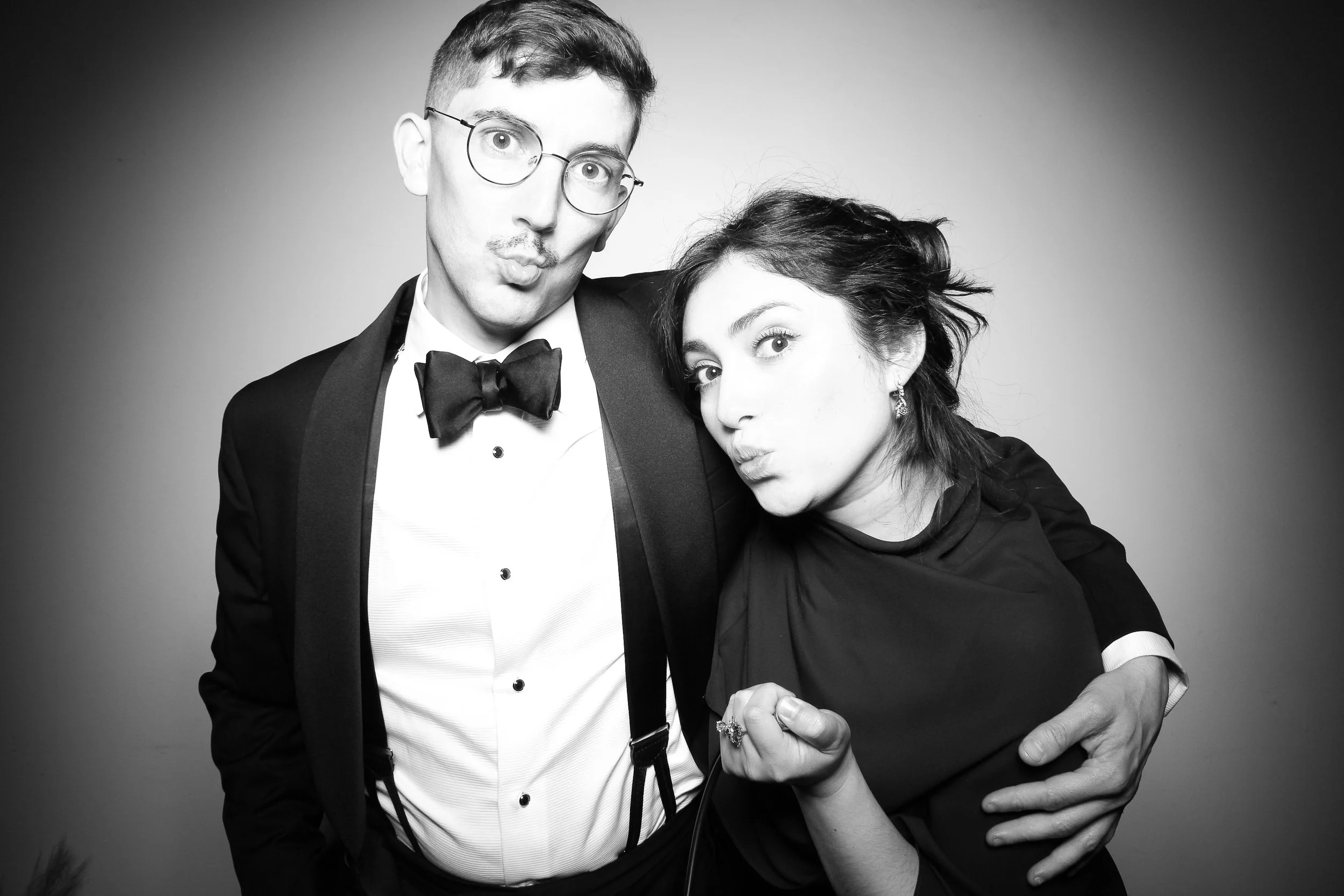 fotio-photobooth-chicago-vintage-bw-ravenswood-24.jpg
