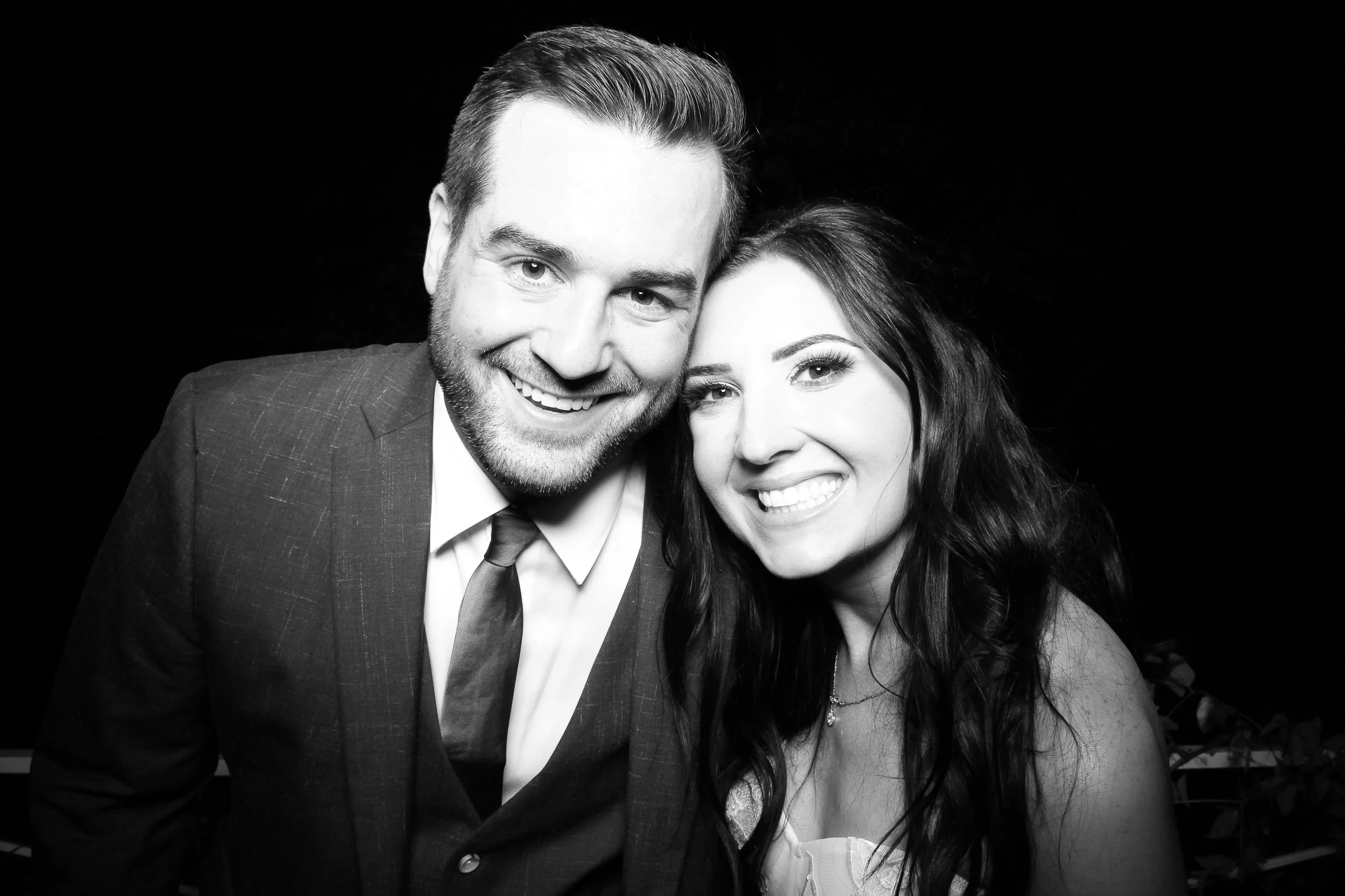 fotio-photobooth-bw-vintage-wedding-cantigny-1.jpg
