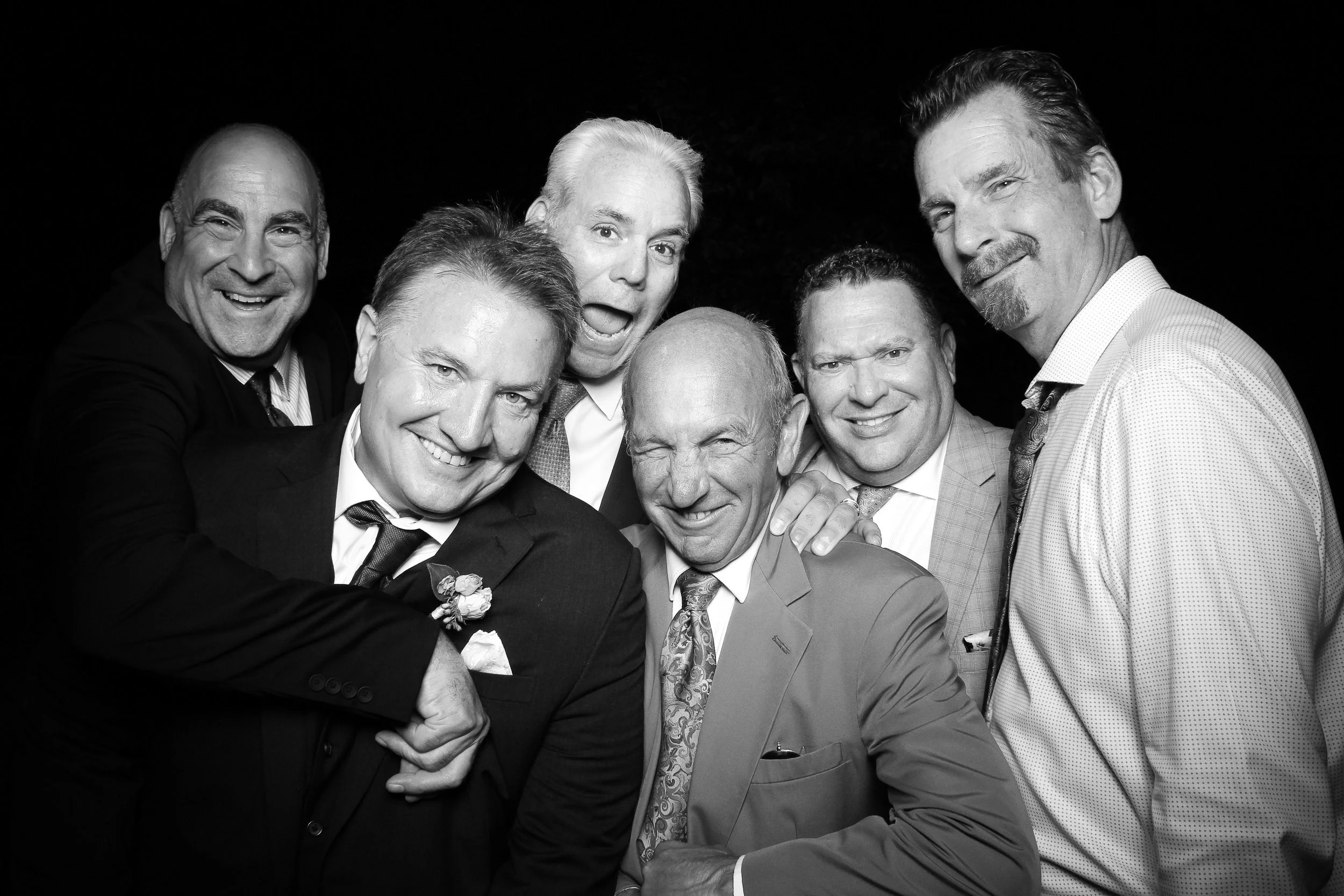 fotio-photobooth-bw-vintage-wedding-cantigny-10.jpg