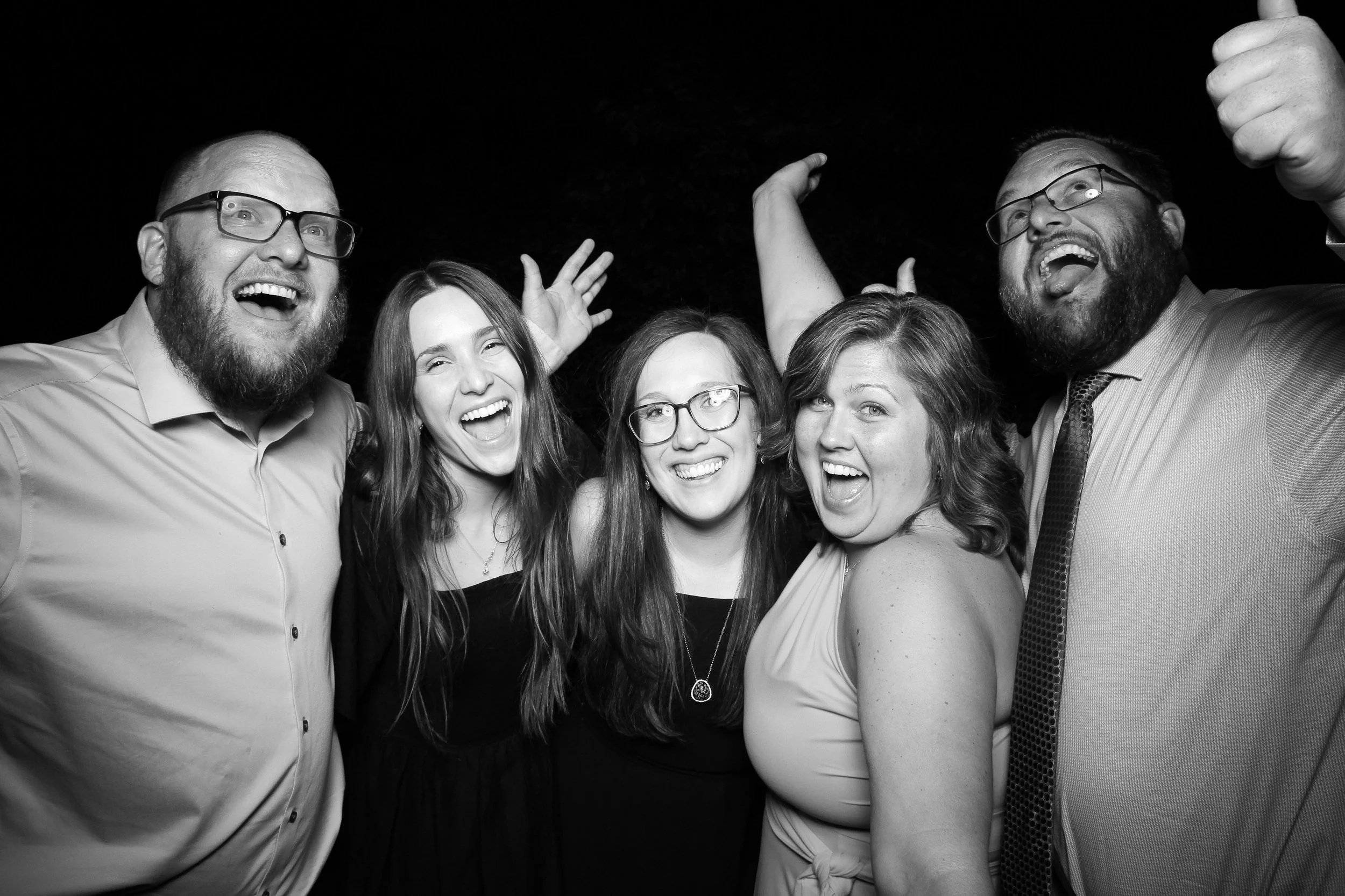 fotio-photobooth-bw-vintage-wedding-cantigny-11.jpg