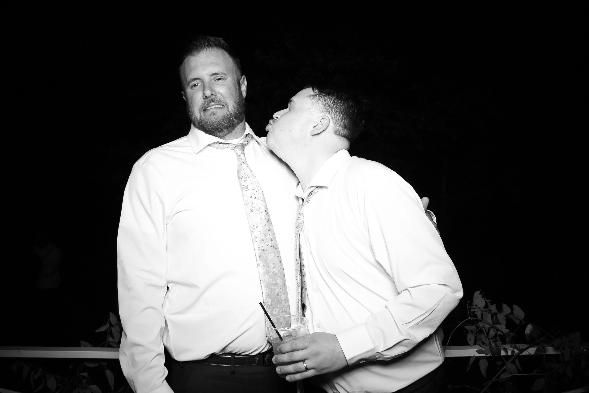 fotio-photobooth-bw-vintage-wedding-cantigny-18.jpg