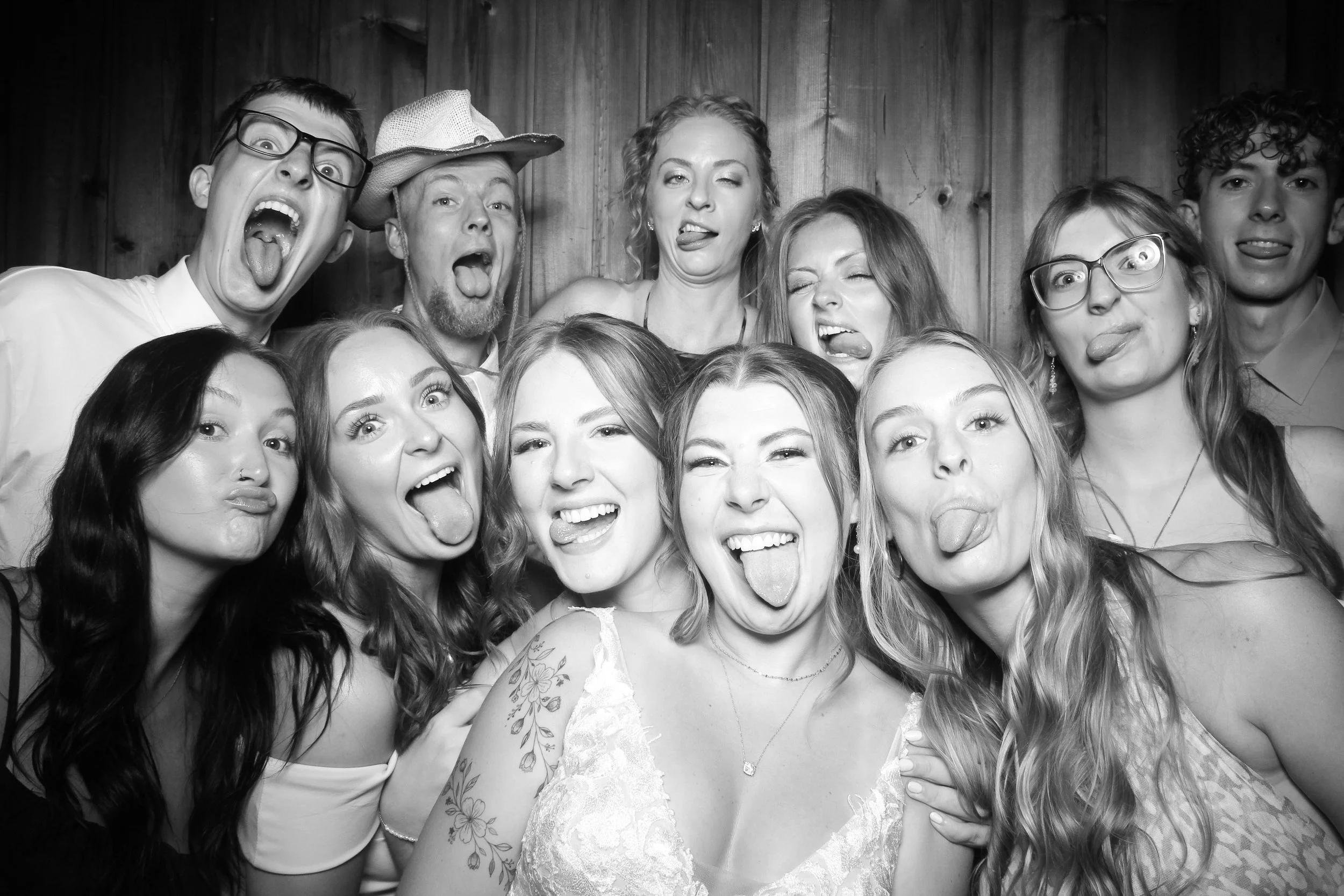 Fotio_Photo_Booth_Chicago_Burlington_Illinois_Rustic_Farm_Wedding_Country_Coach_House_Barn_20.jpg