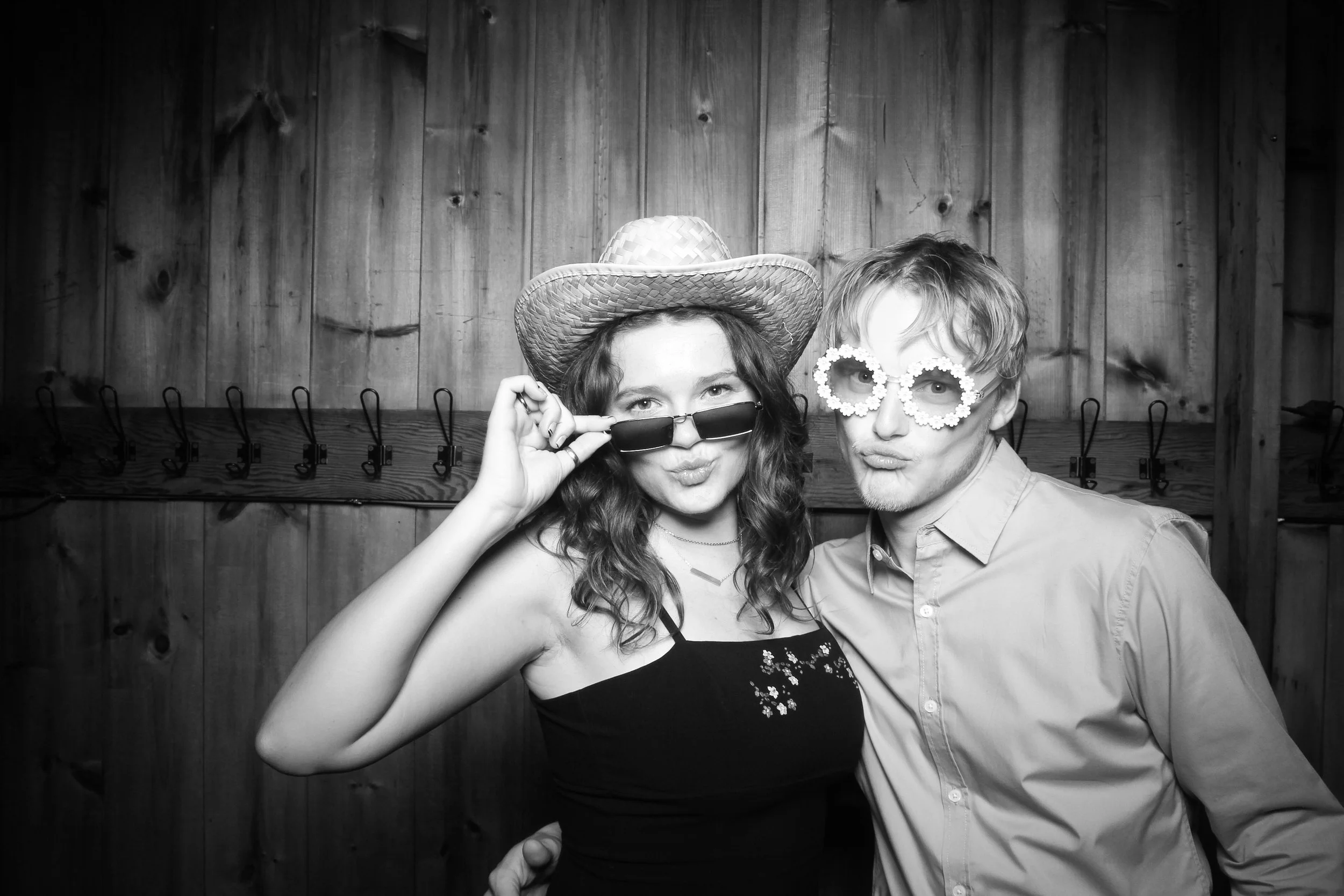 Fotio_Photo_Booth_Chicago_Burlington_Illinois_Rustic_Farm_Wedding_Country_Coach_House_Barn_24.jpg
