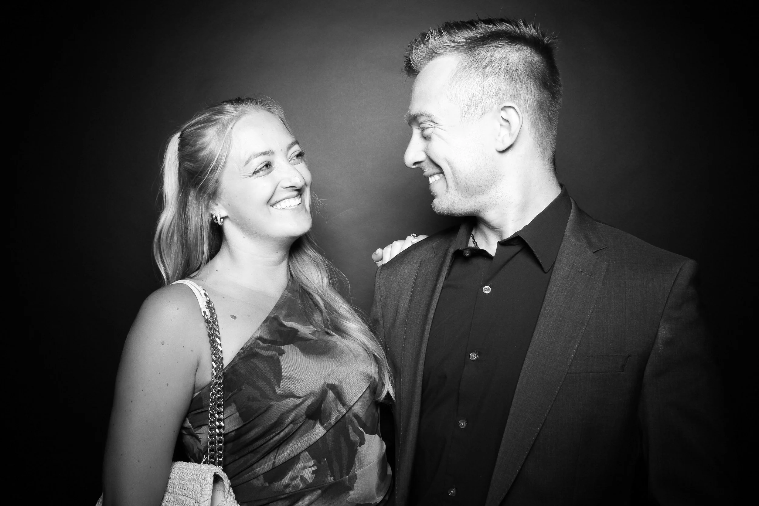 fotio-photobooth-bw-vintage-wedding-belvedere-18.jpg